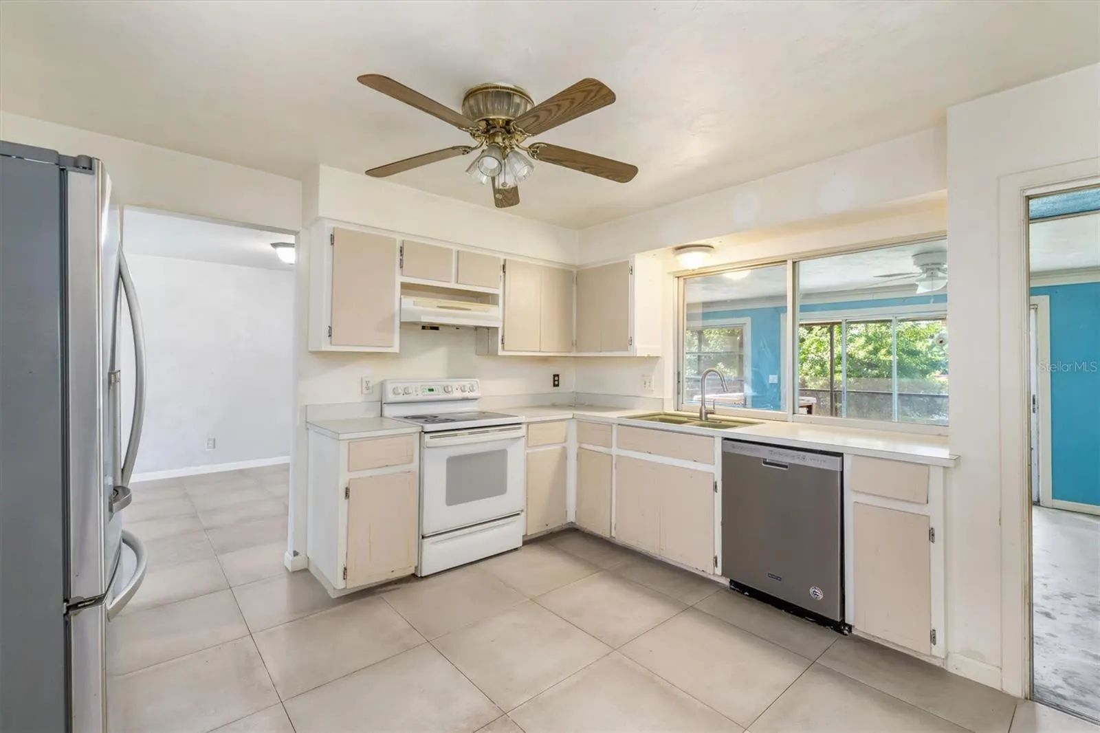 1114 LORRAINE CT