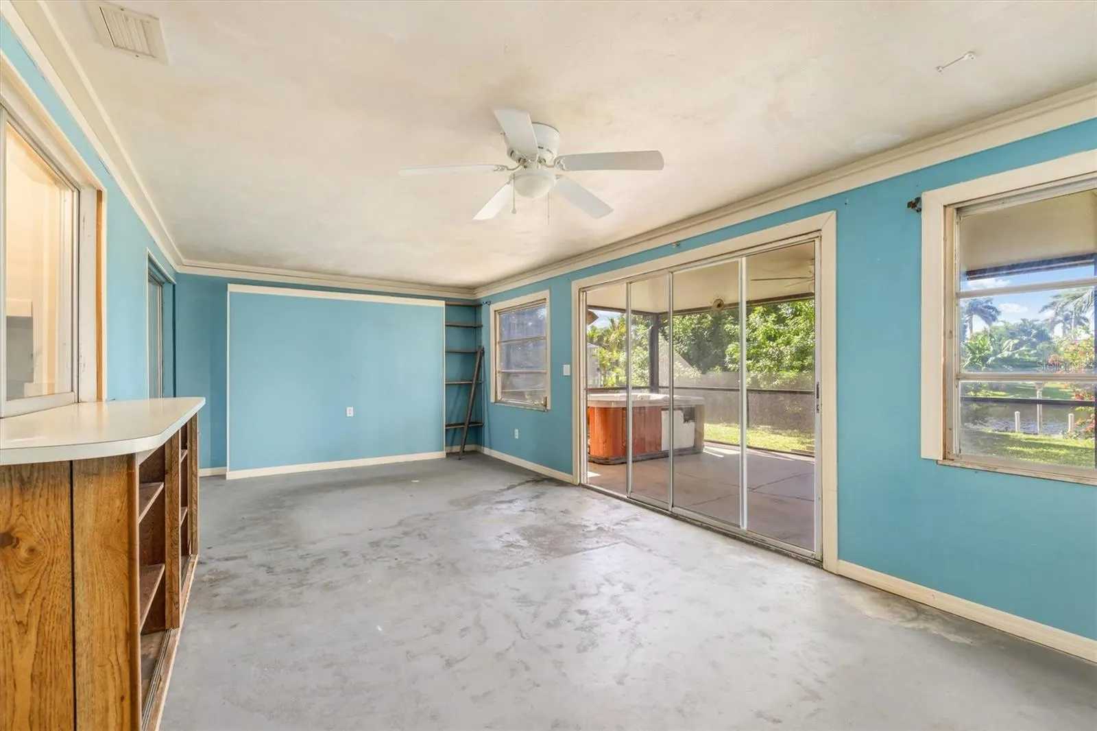1114 LORRAINE CT