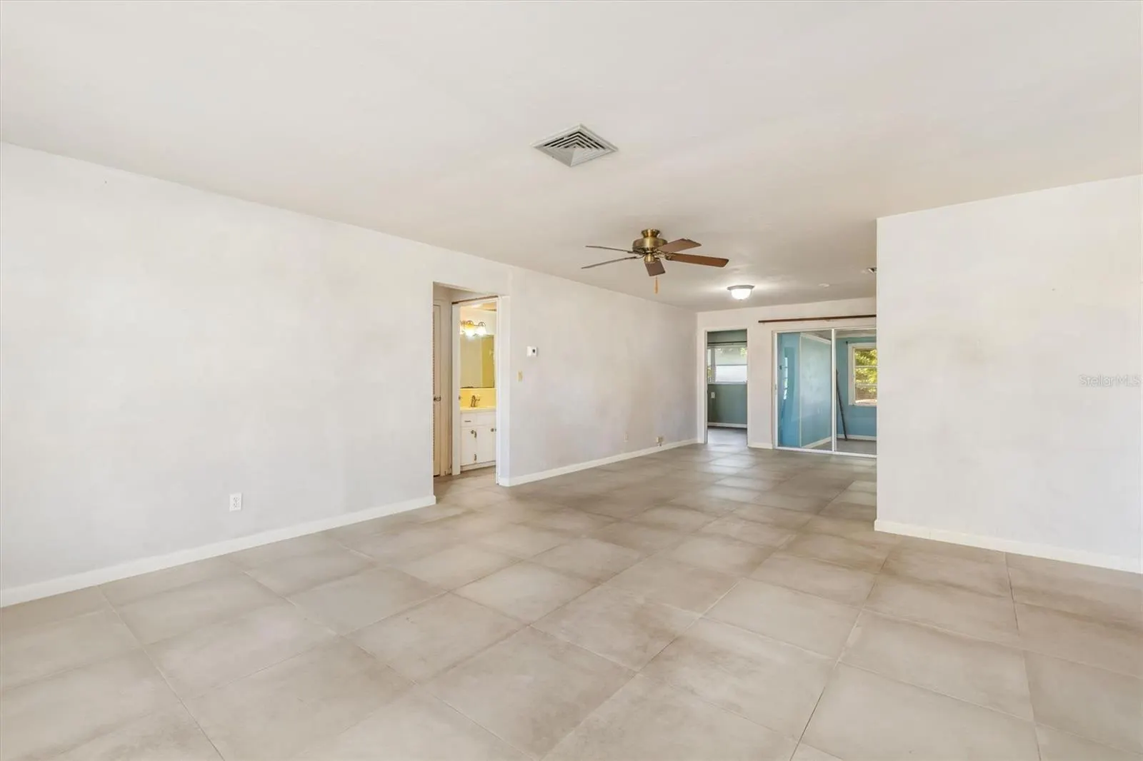 1114 LORRAINE CT