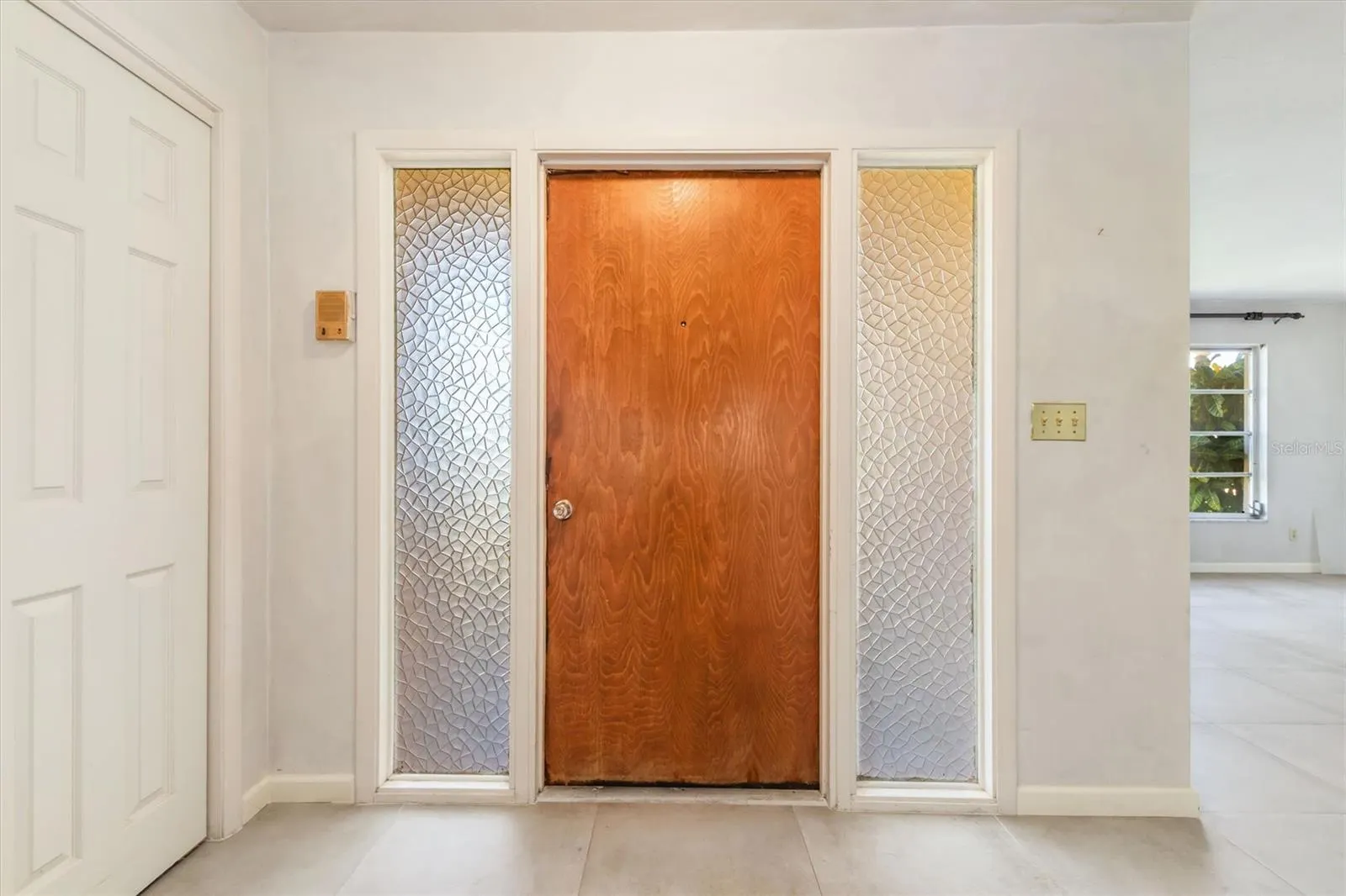 1114 LORRAINE CT