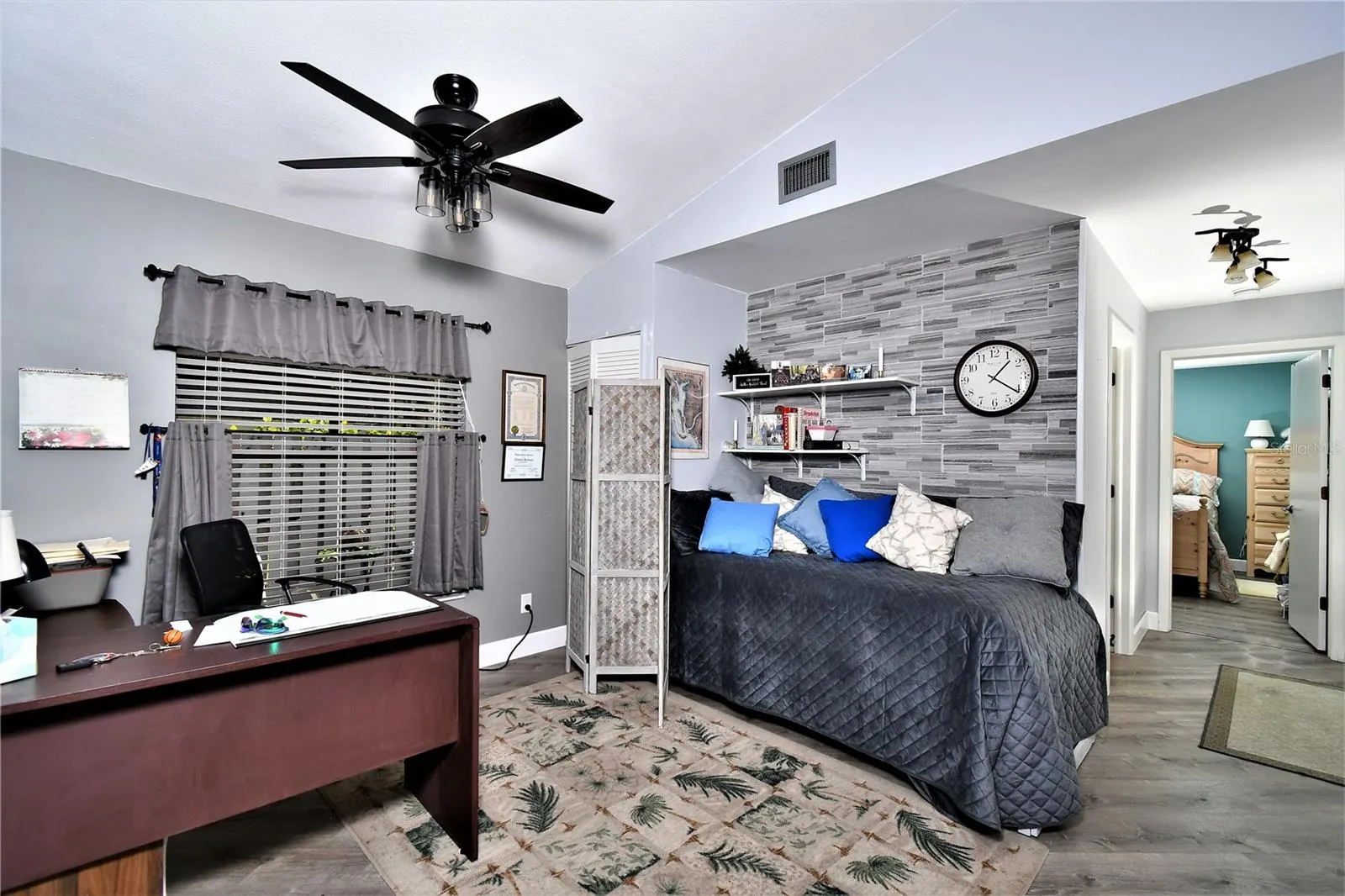 3011 MATECUMBE KEY RD #4, #4