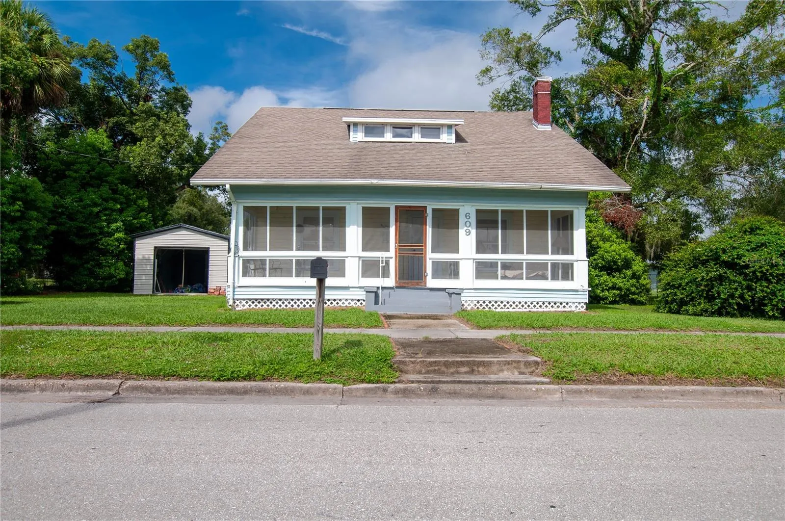 609 N ORANGE AVE