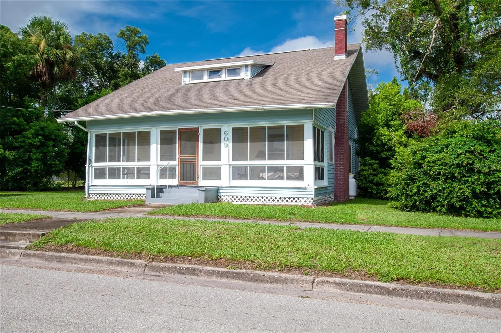 609 N ORANGE AVE