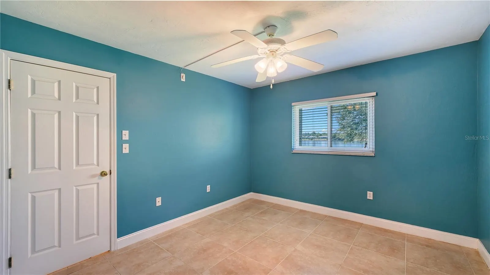 25275 RAMPART BLVD #104, #104