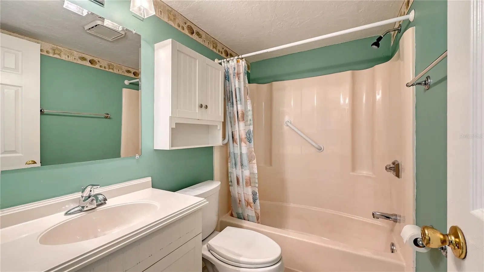 25275 RAMPART BLVD #104, #104
