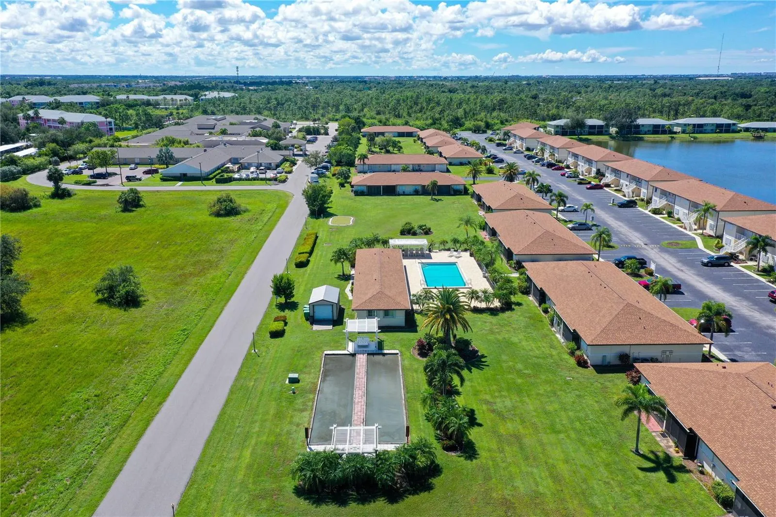 25275 RAMPART BLVD #104, #104