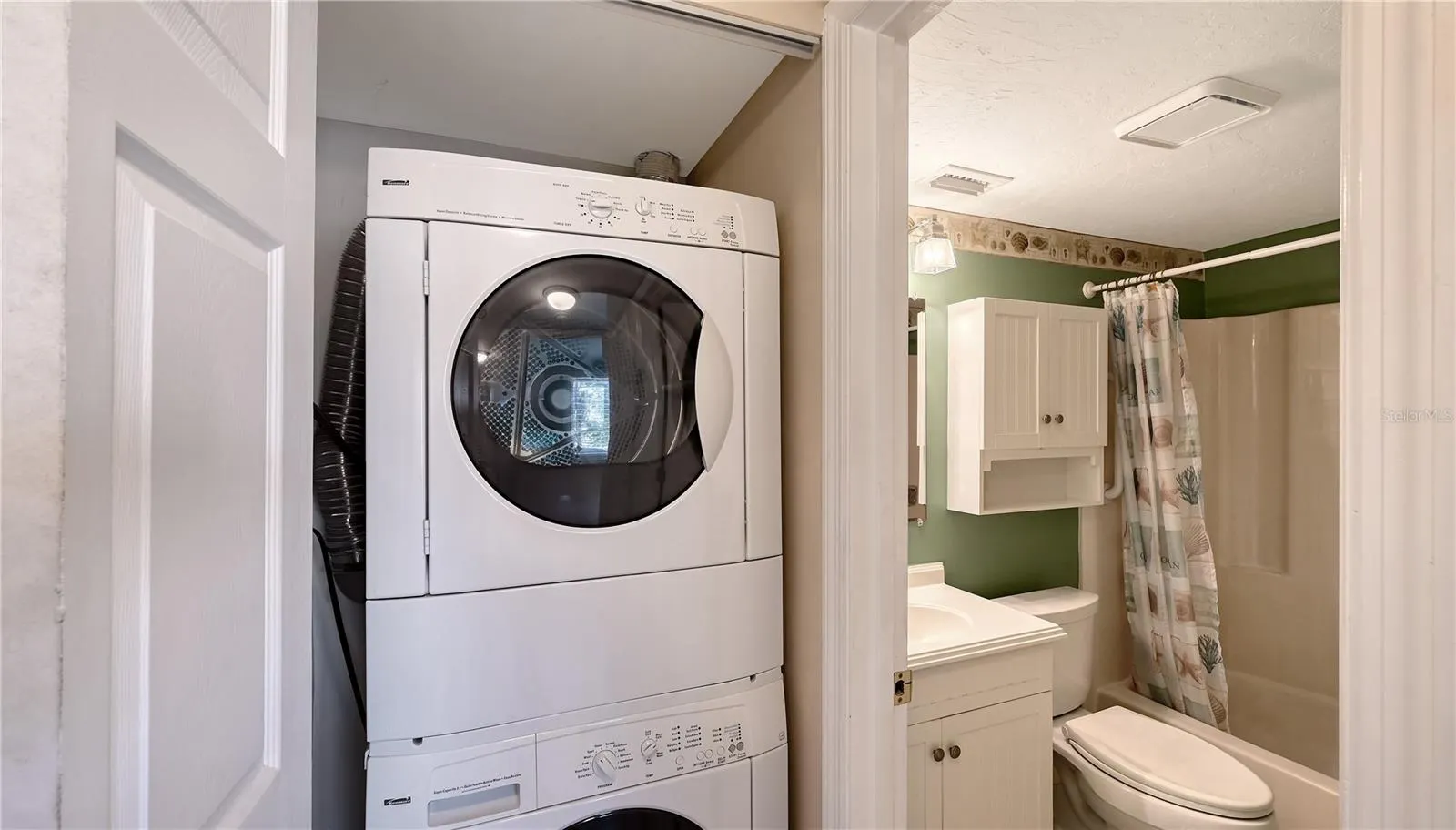 25275 RAMPART BLVD #104, #104