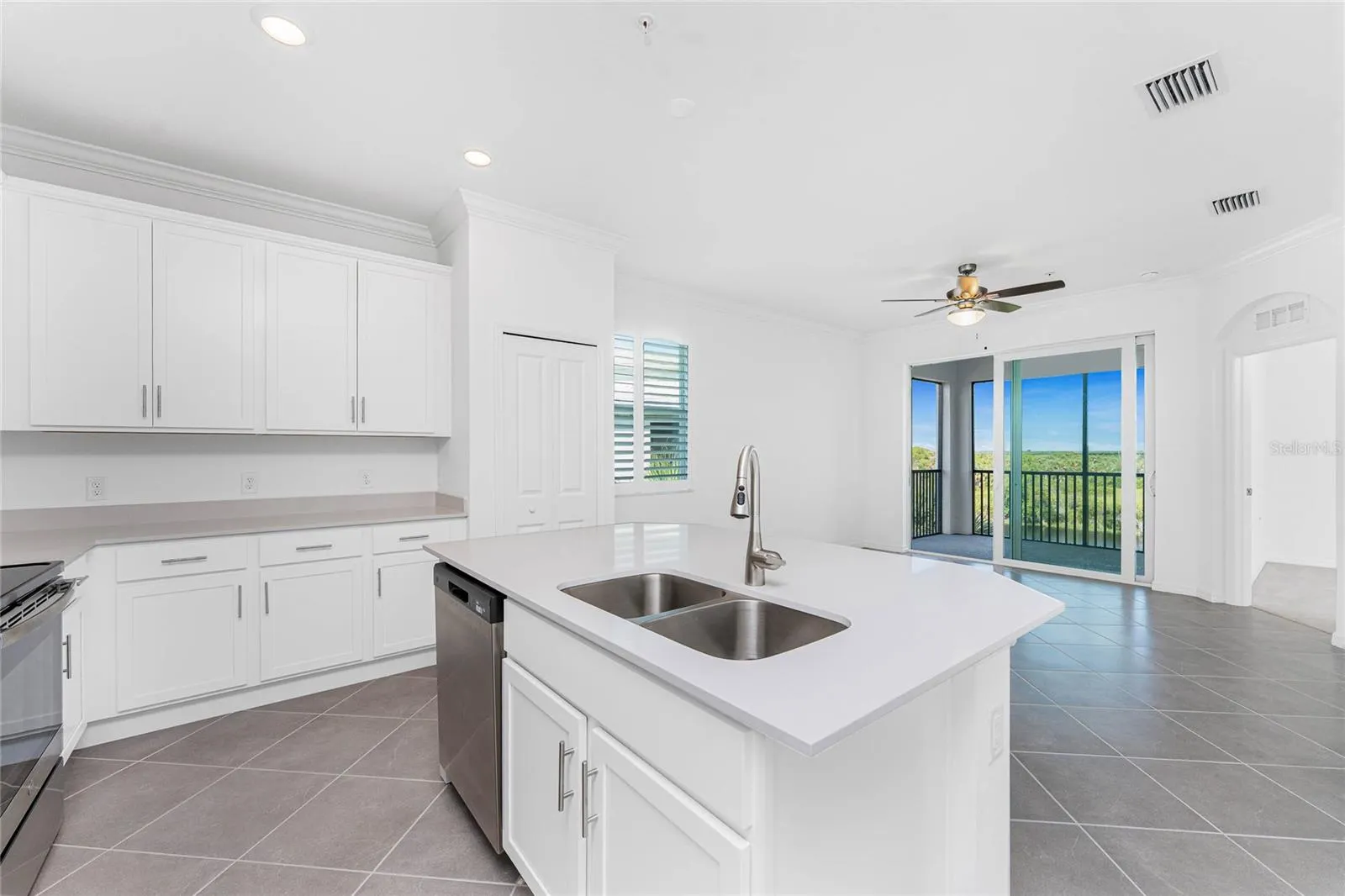 14121 HERITAGE LANDING BLVD #731, #731