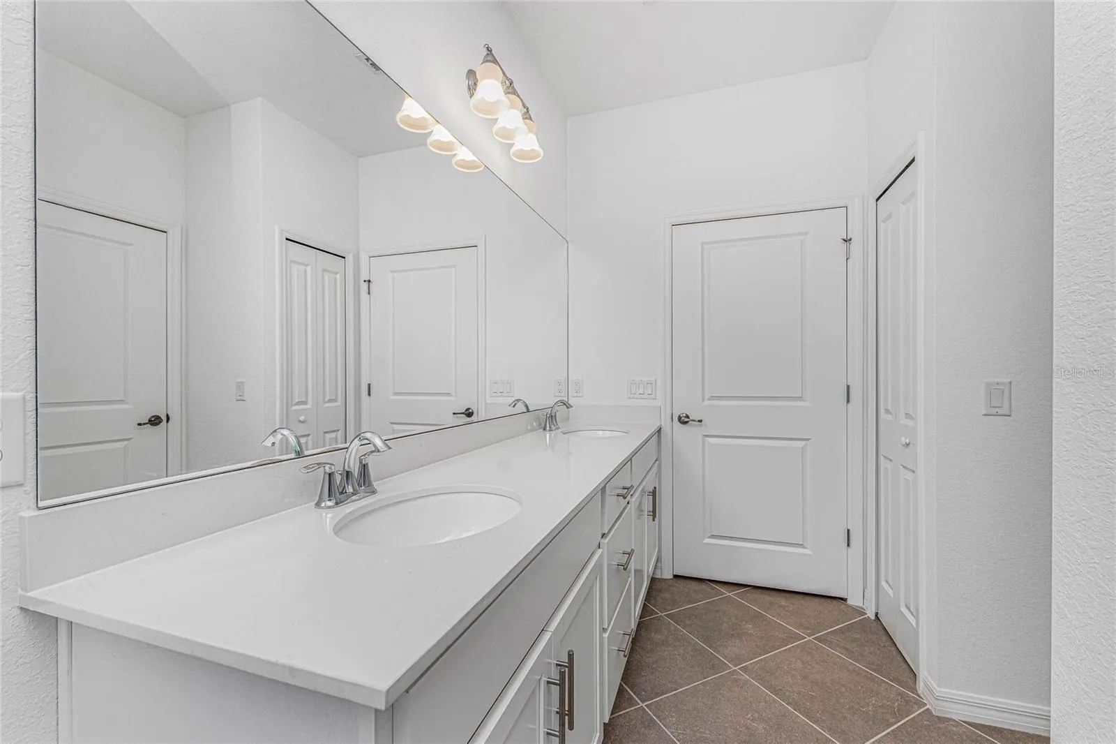 14121 HERITAGE LANDING BLVD #731, #731