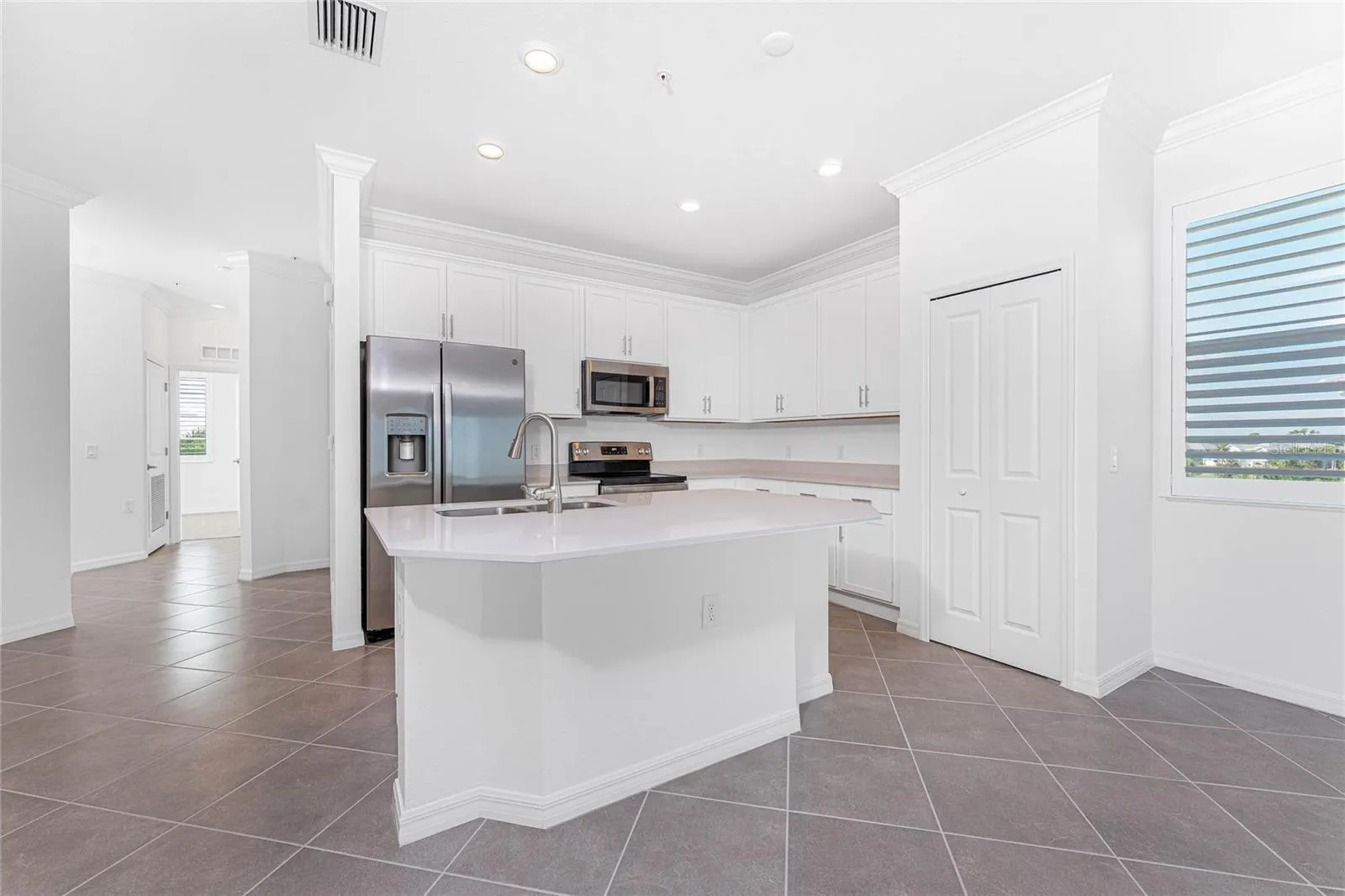 14121 HERITAGE LANDING BLVD #731, #731