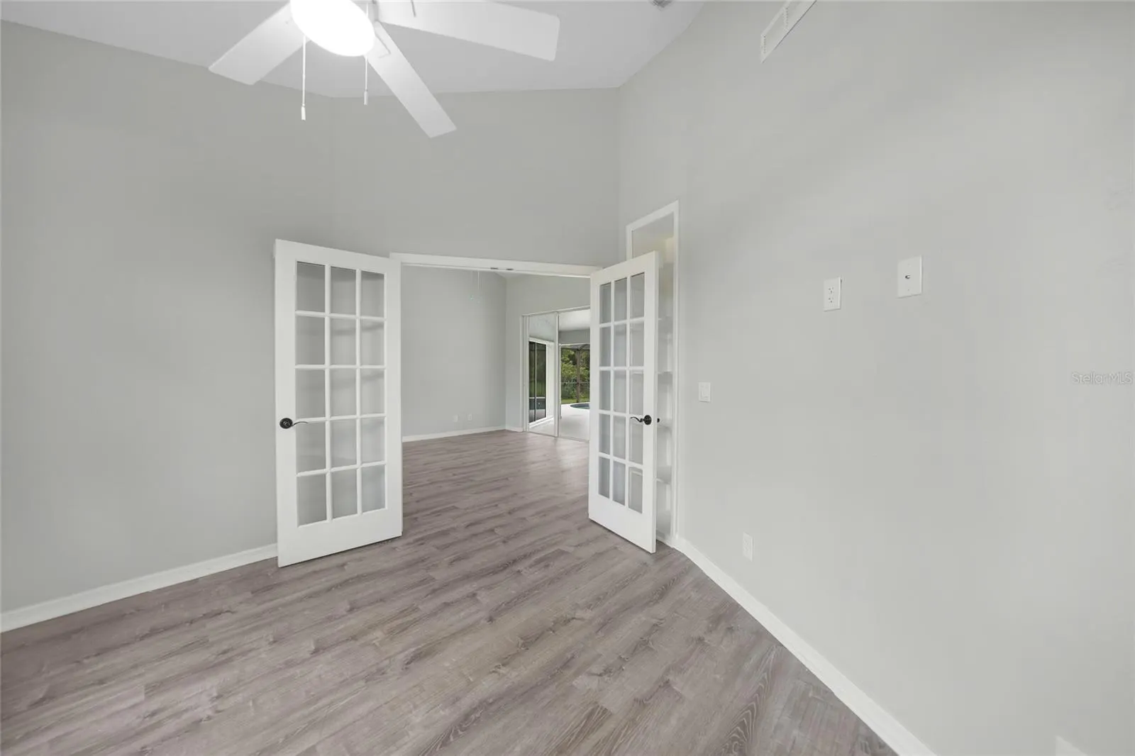 2733 JABLO CIR
