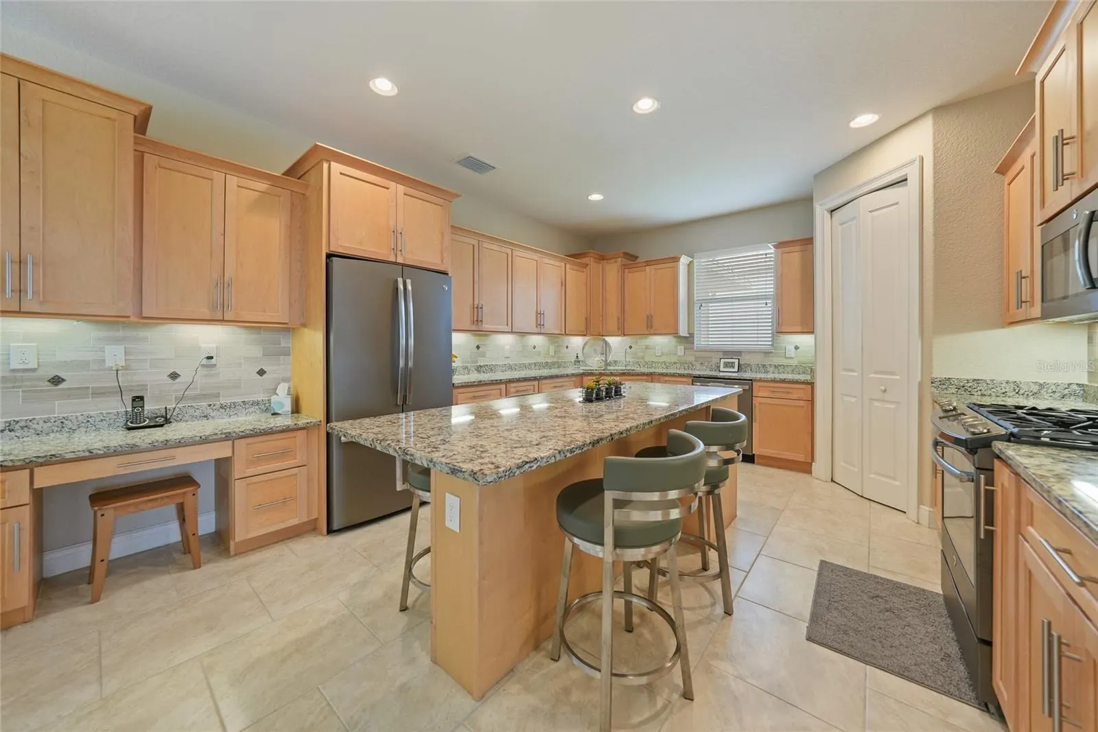 3829 BORDEAUX DR