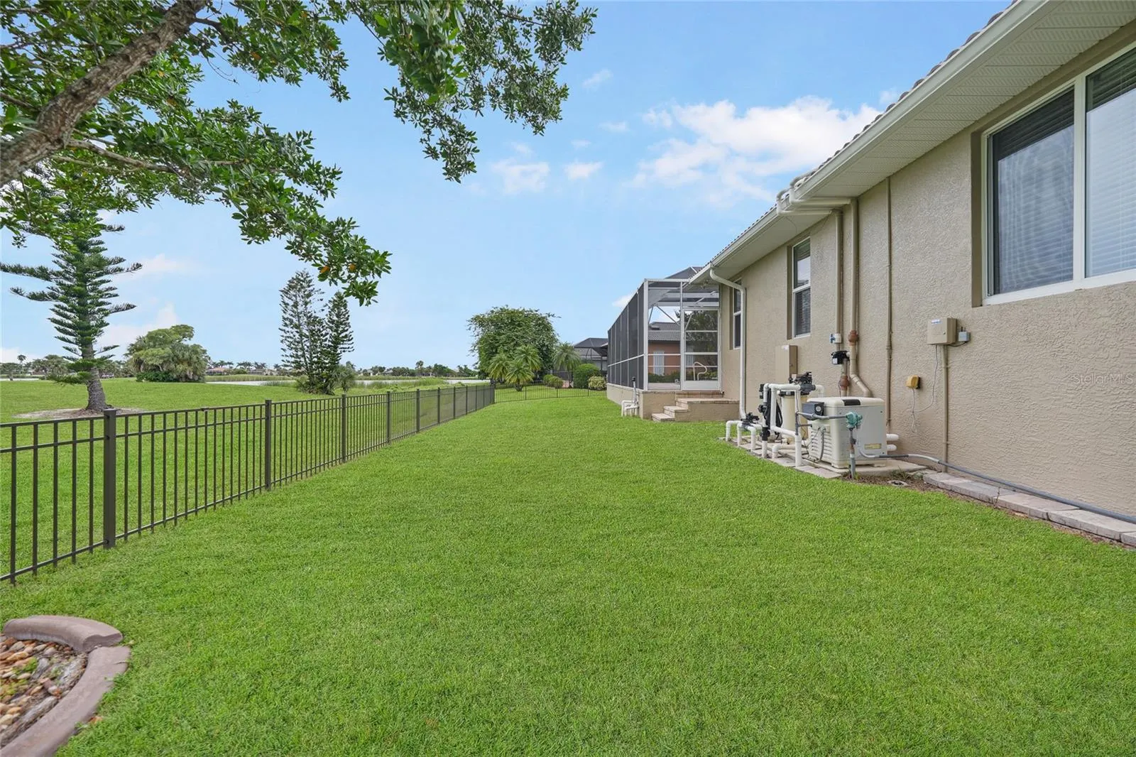 3829 BORDEAUX DR