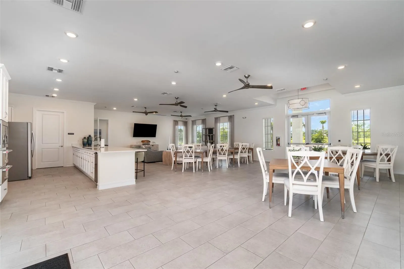 44525 PALM FROND DR