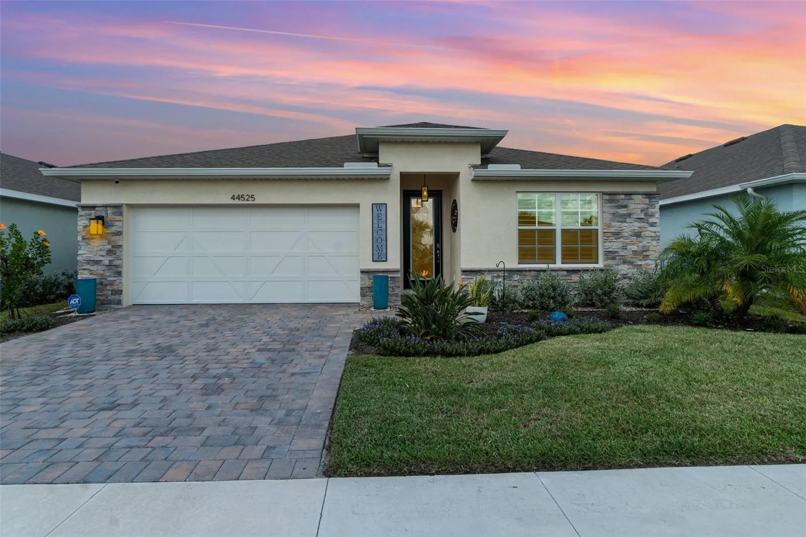 44525 PALM FROND DR