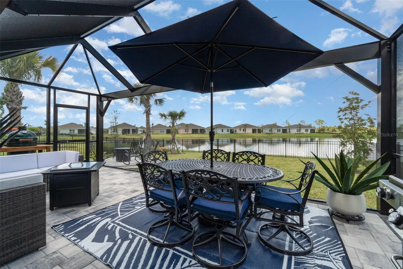44525 PALM FROND DR
