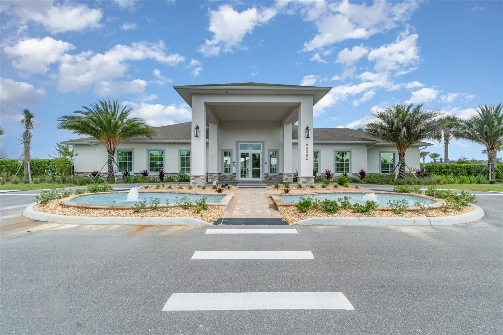 44525 PALM FROND DR