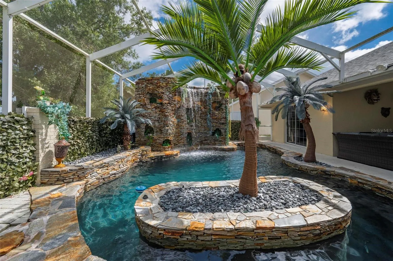 25688 DEEP CREEK BLVD