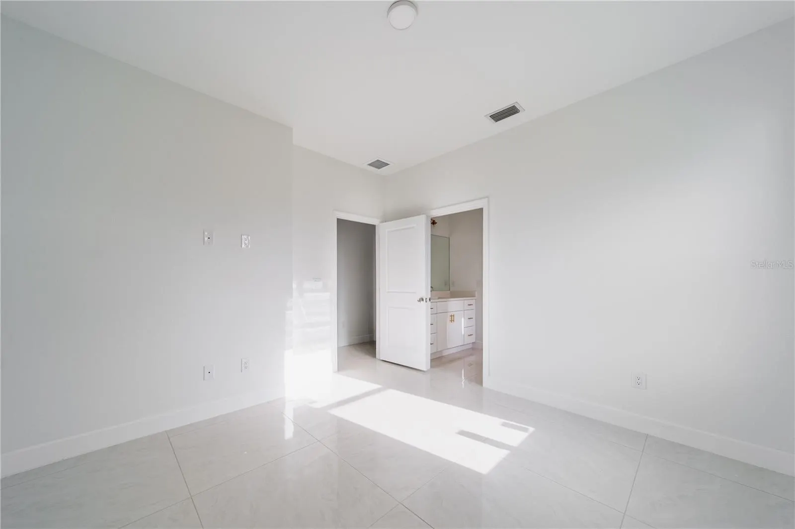 15089 ALDAMA CIR