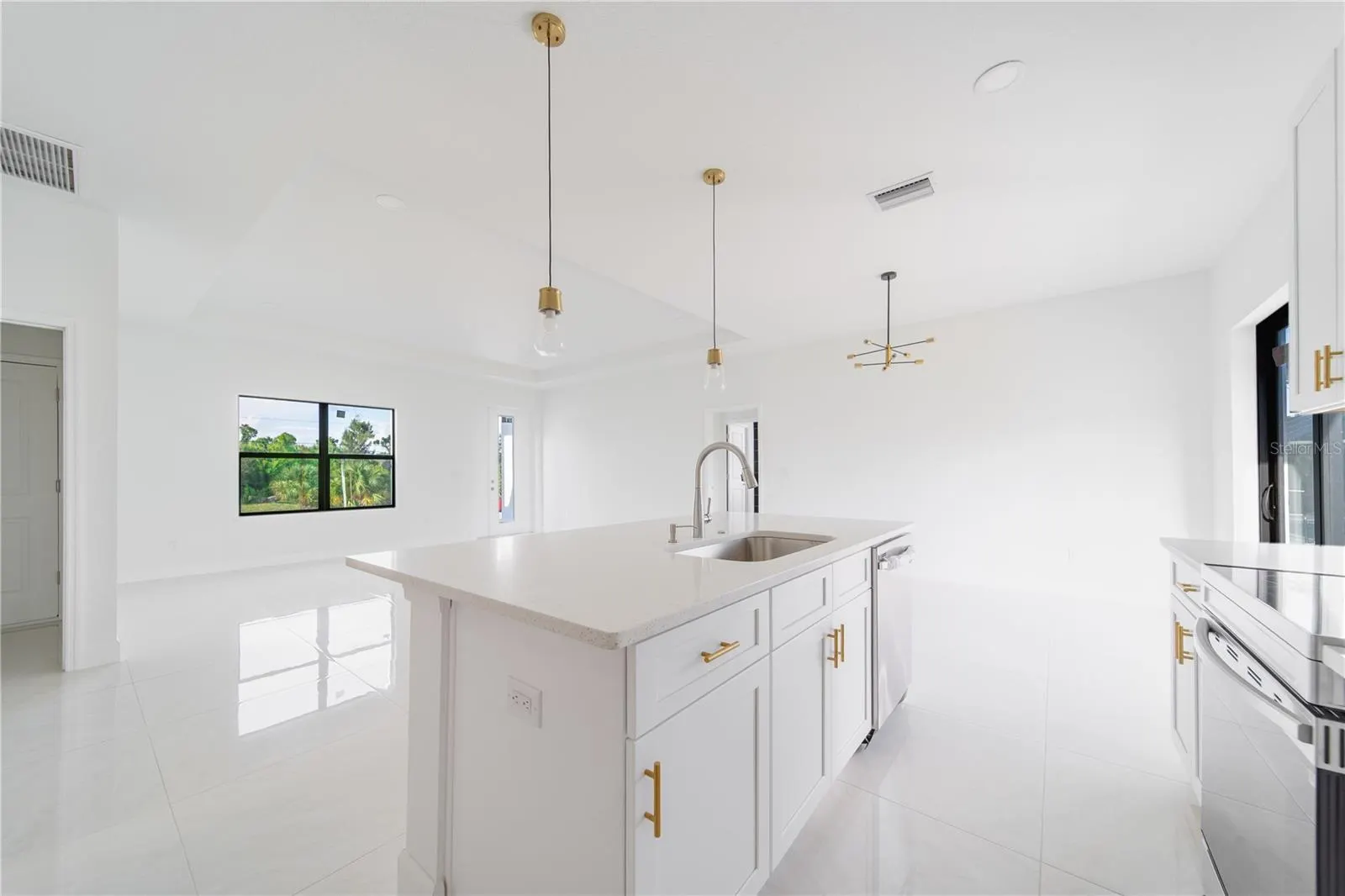 15089 ALDAMA CIR