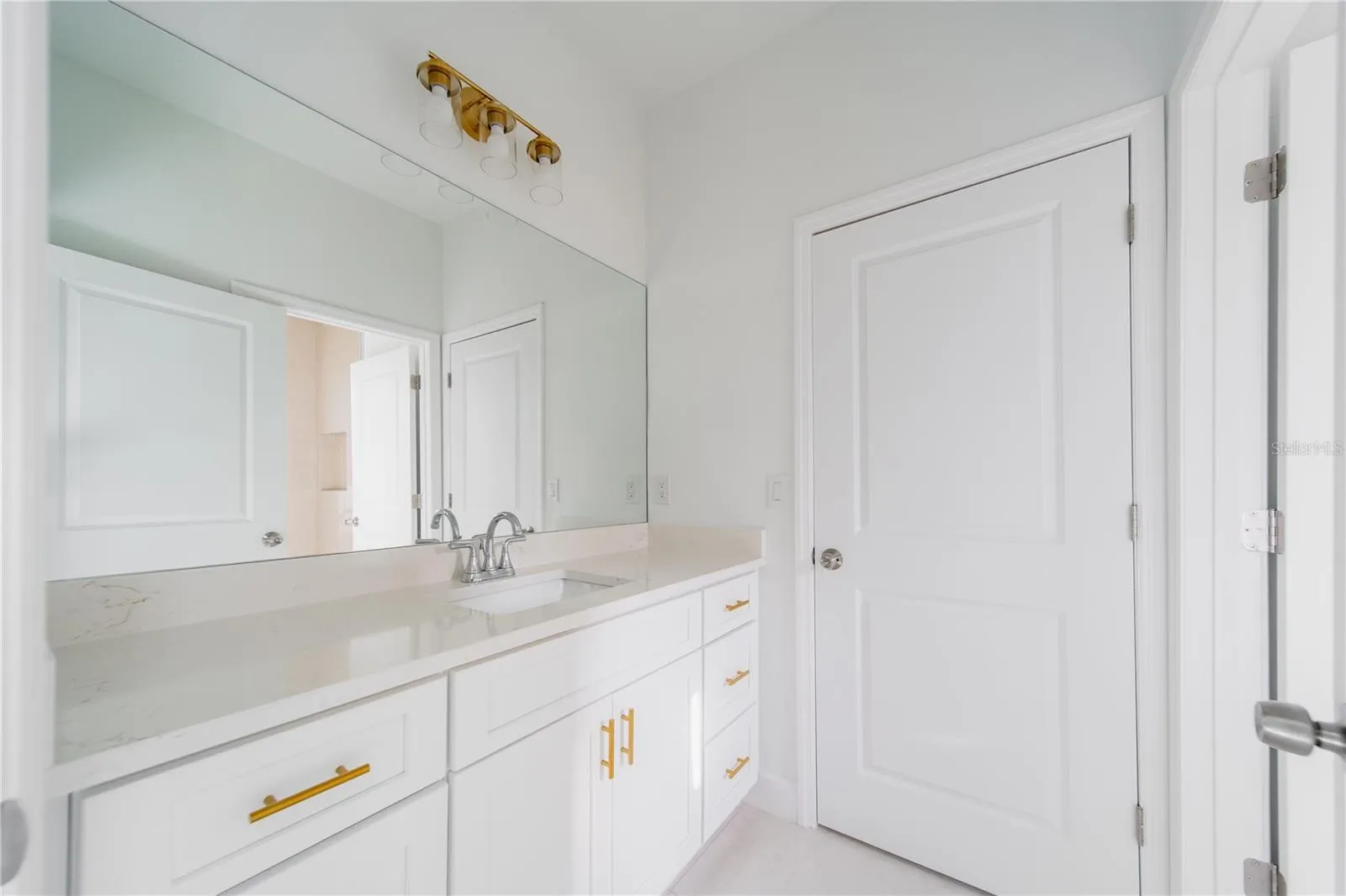 15089 ALDAMA CIR