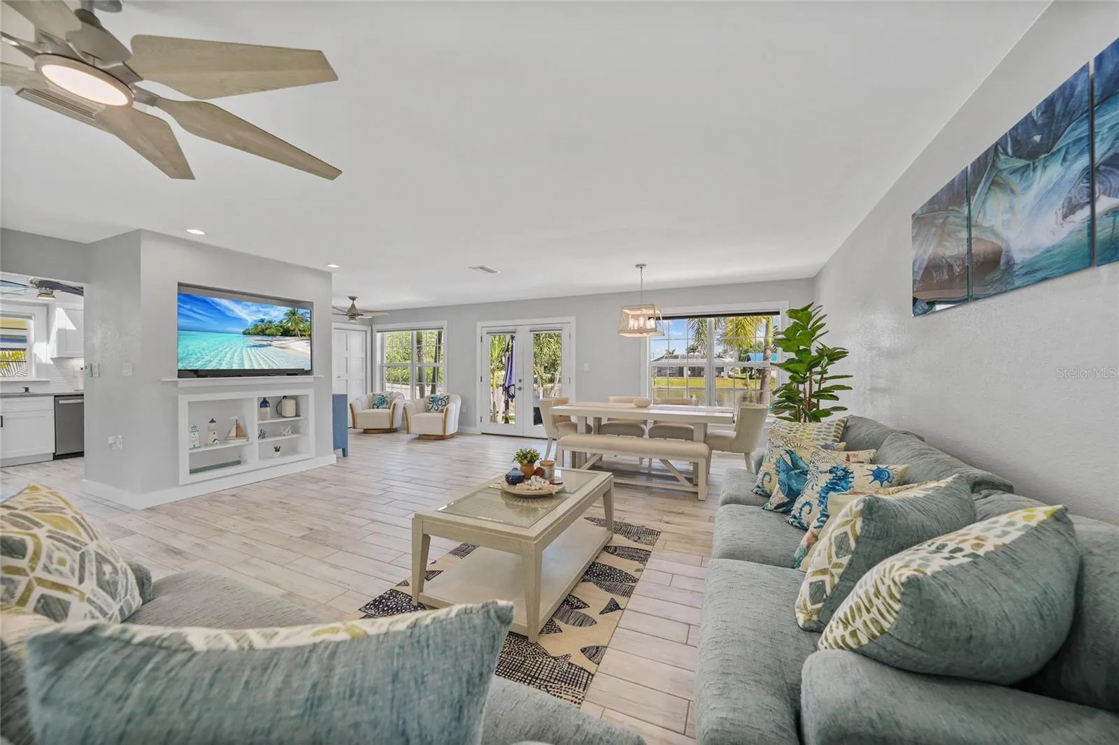 21812 EDGEWATER DR