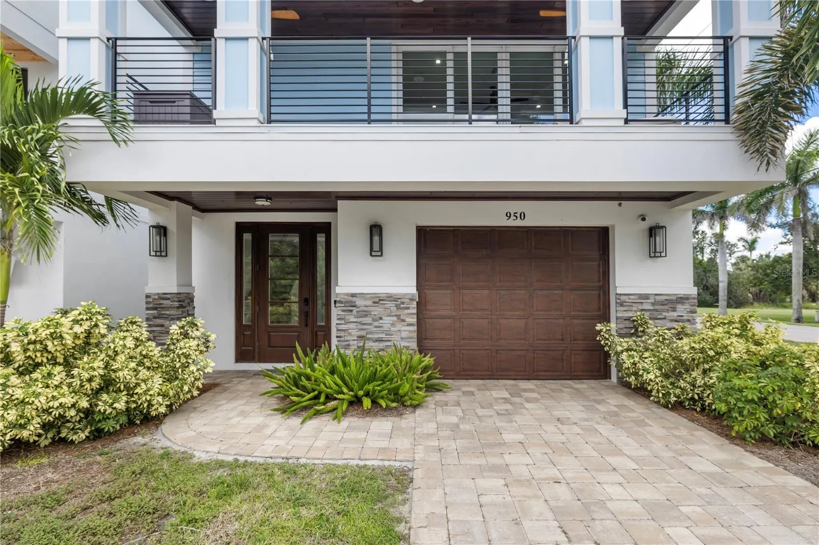 950 W OLYMPIA AVE