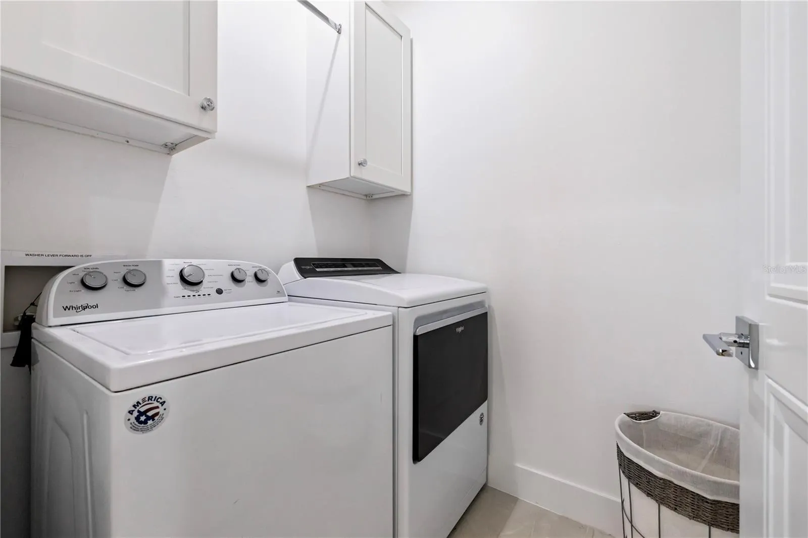 950 W OLYMPIA AVE