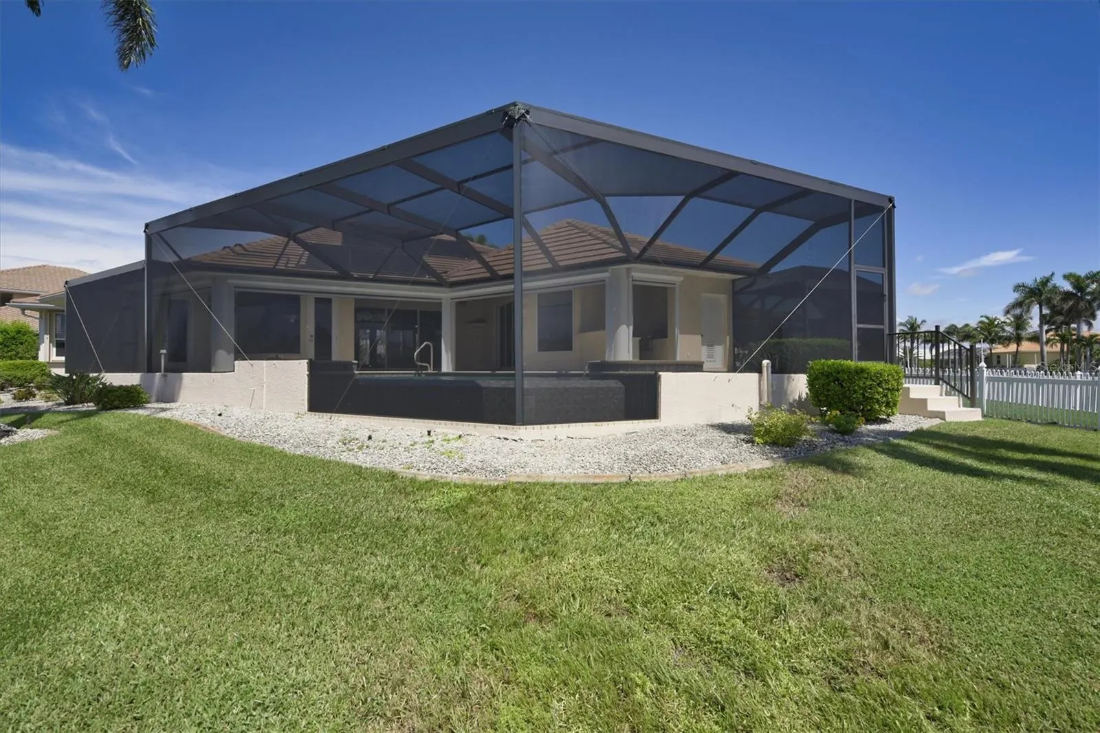 1700 LOS ALAMOS DR