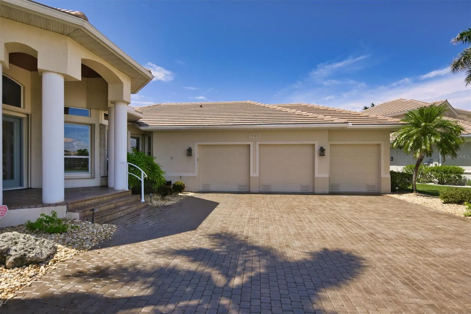 1700 LOS ALAMOS DR