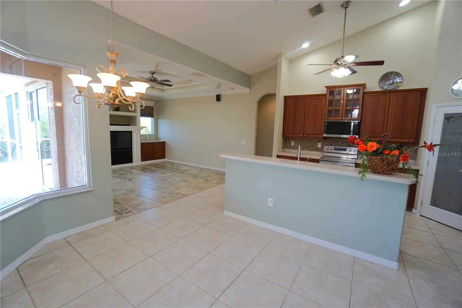 653 MACEDONIA DR