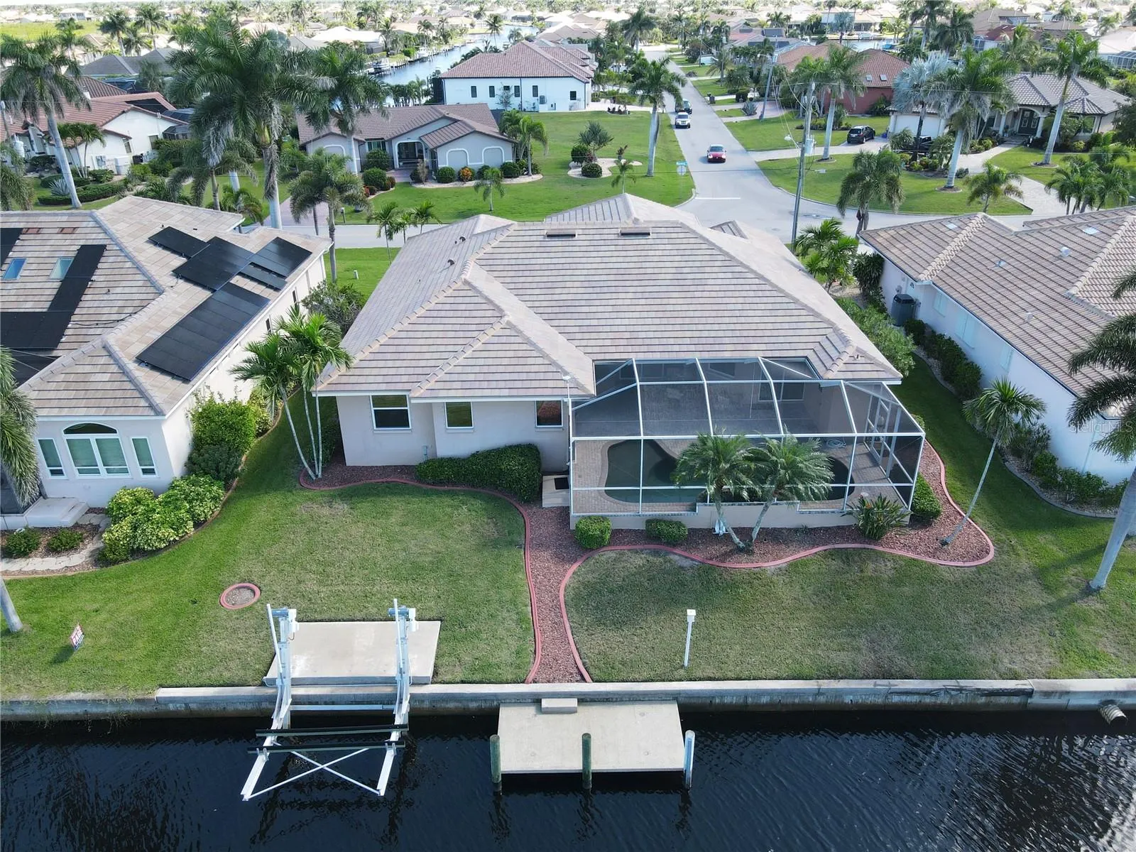 653 MACEDONIA DR
