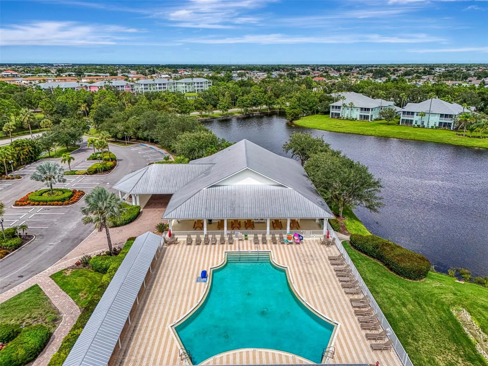 2040 WILLOW HAMMOCK CIR #104, #104