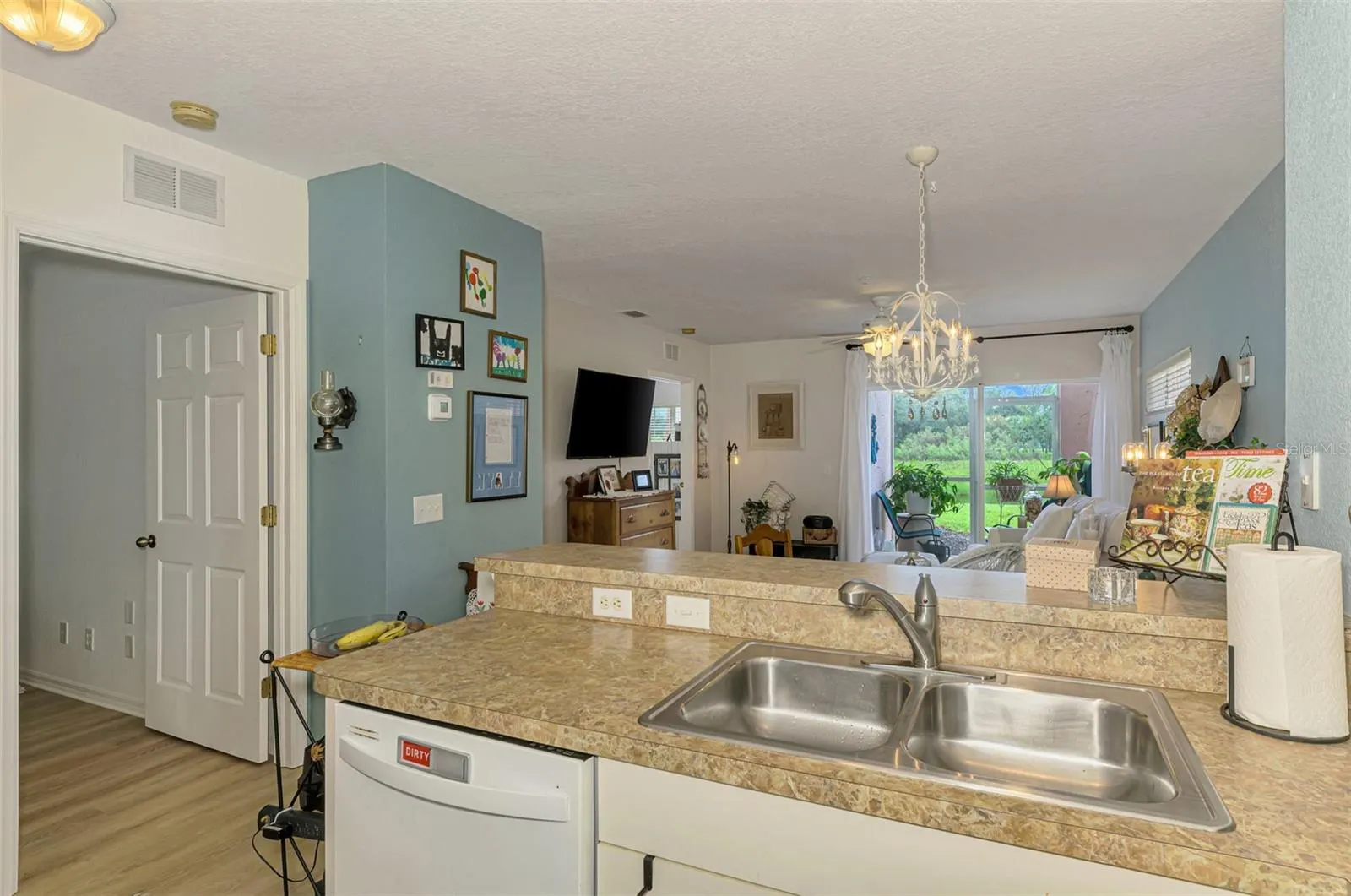2040 WILLOW HAMMOCK CIR #104, #104
