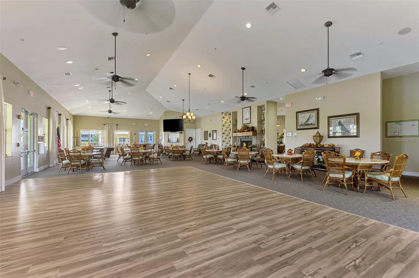 2040 WILLOW HAMMOCK CIR #104, #104