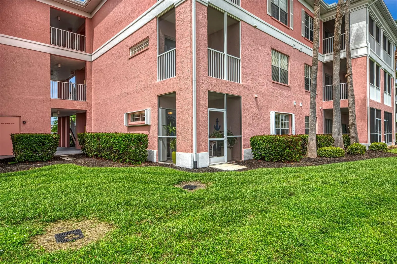 2040 WILLOW HAMMOCK CIR #104, #104