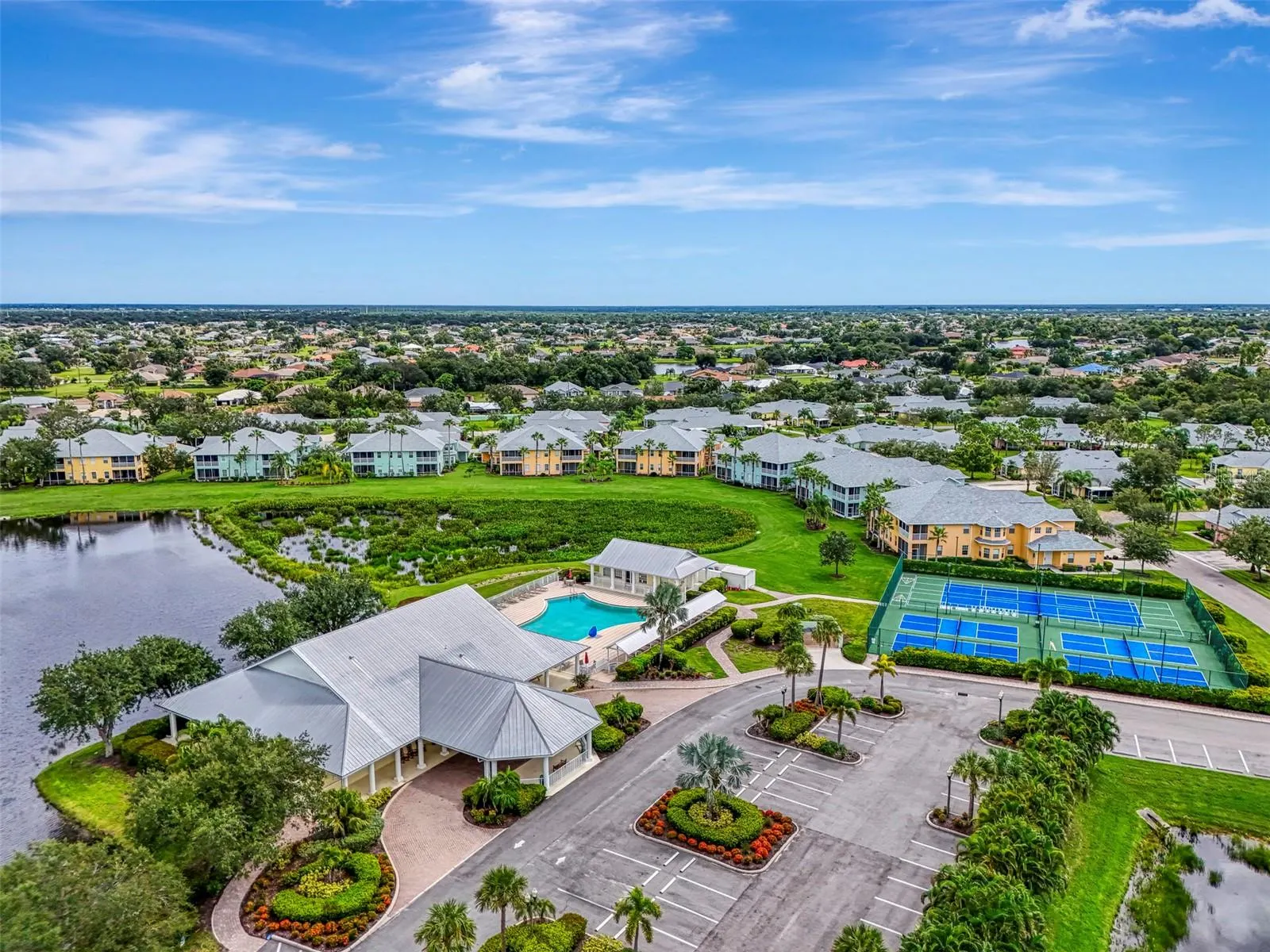 2040 WILLOW HAMMOCK CIR #104, #104