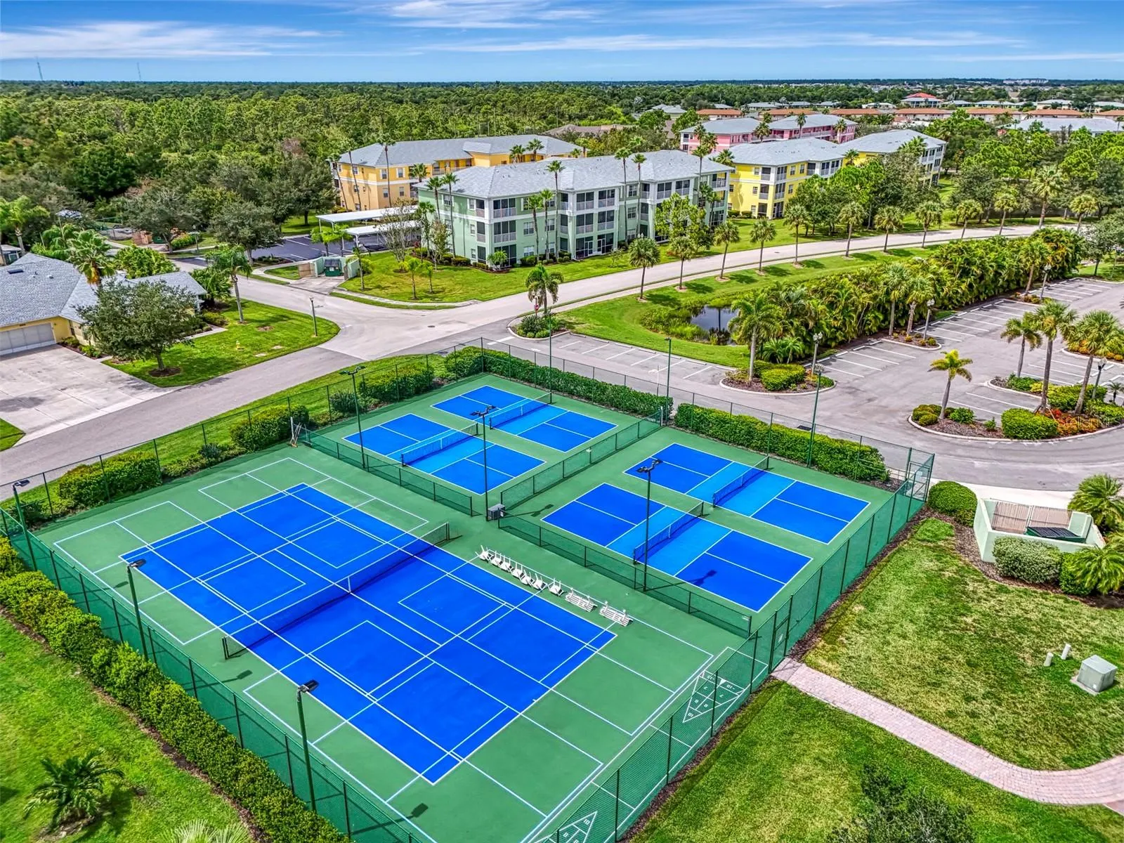 2040 WILLOW HAMMOCK CIR #104, #104