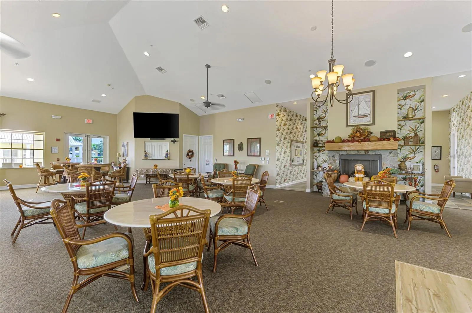2040 WILLOW HAMMOCK CIR #104, #104
