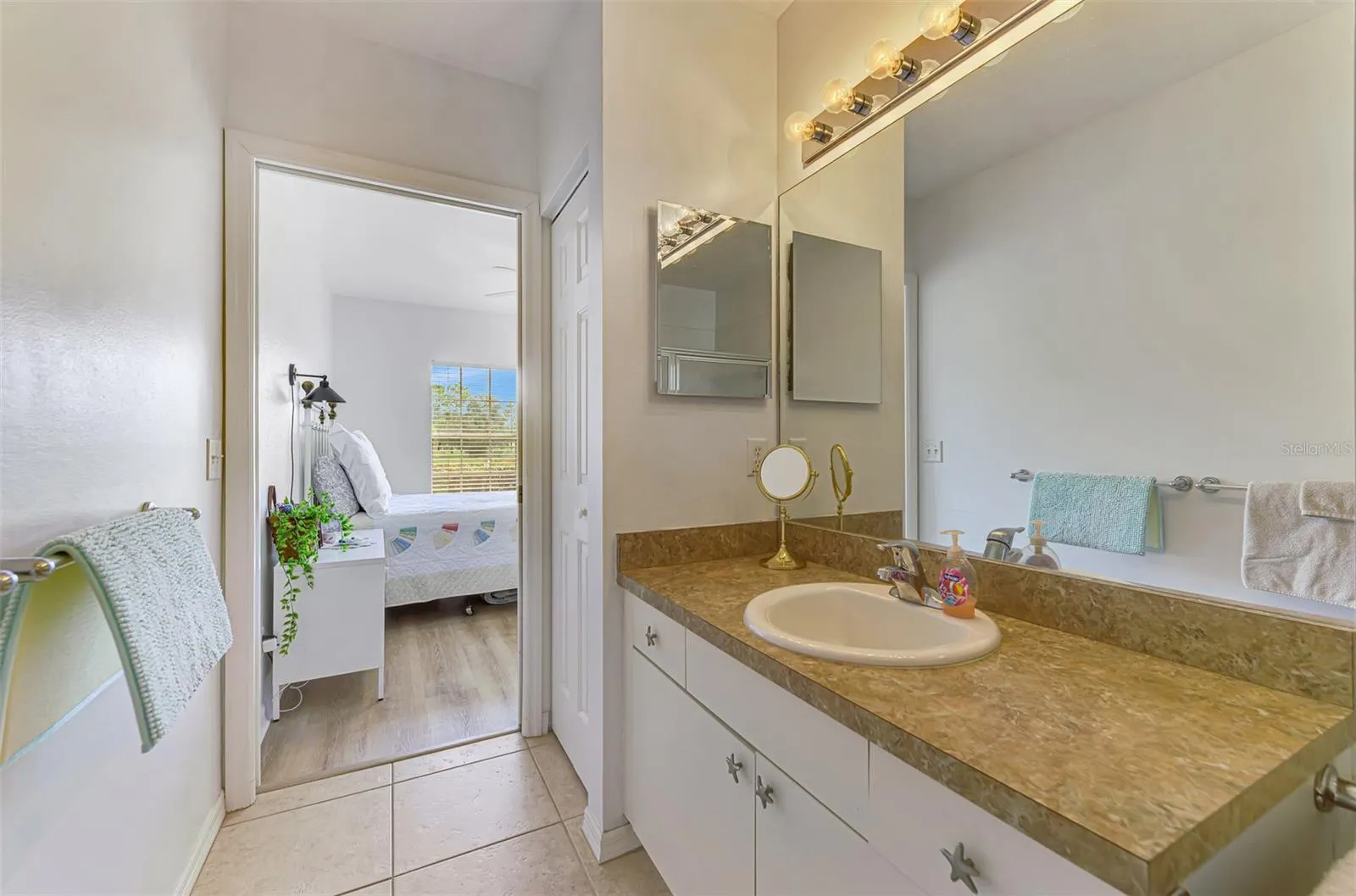 2040 WILLOW HAMMOCK CIR #104, #104
