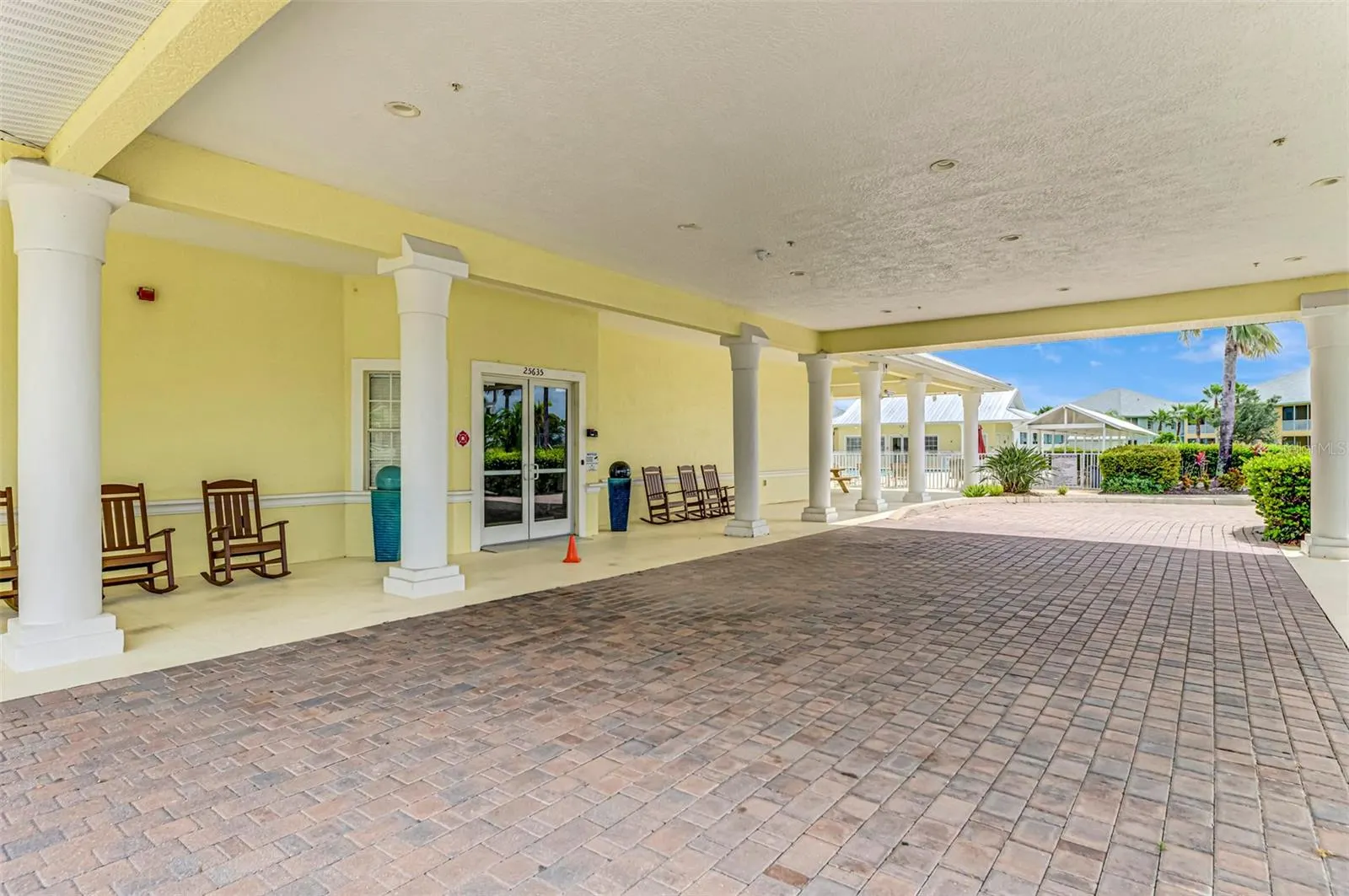2040 WILLOW HAMMOCK CIR #104, #104