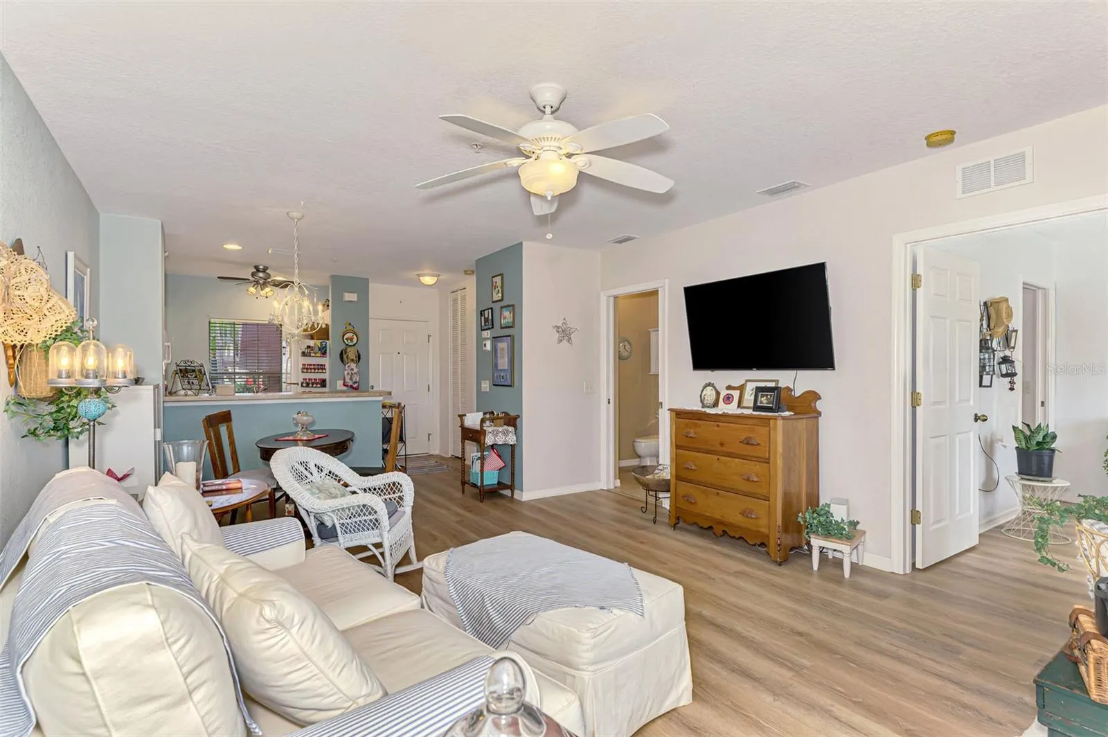2040 WILLOW HAMMOCK CIR #104, #104