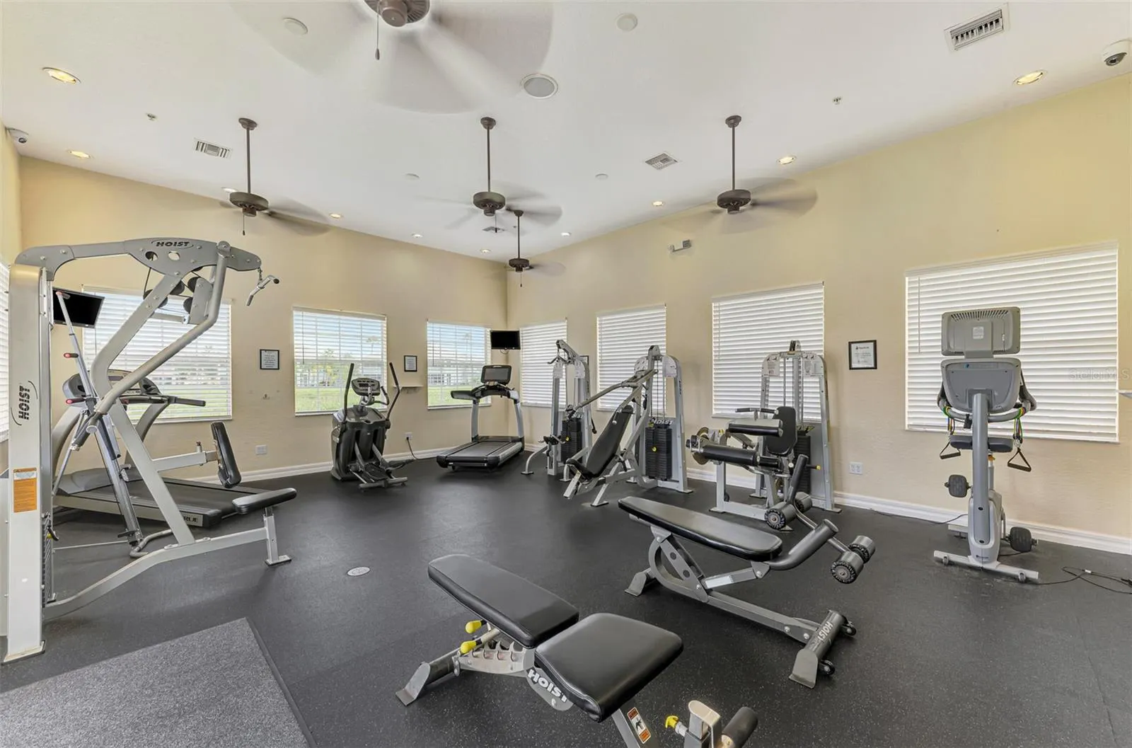2040 WILLOW HAMMOCK CIR #104, #104