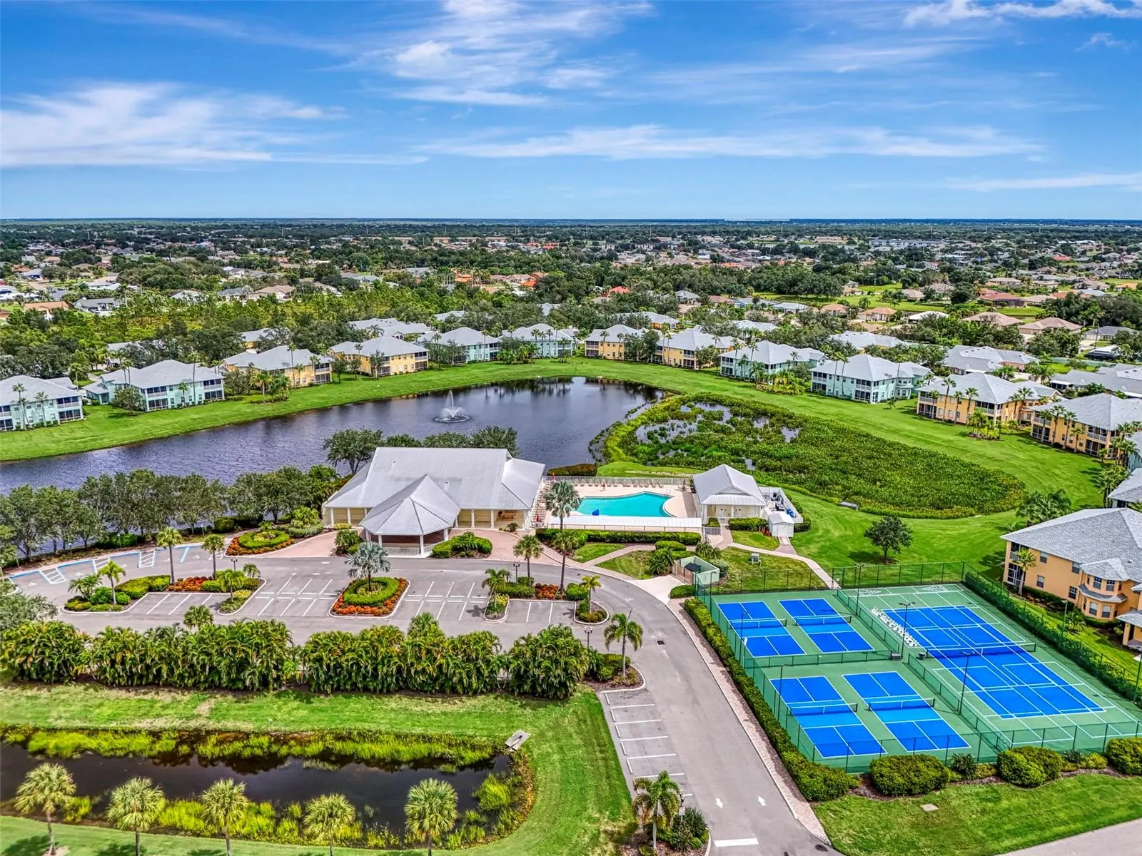 2040 WILLOW HAMMOCK CIR #104, #104