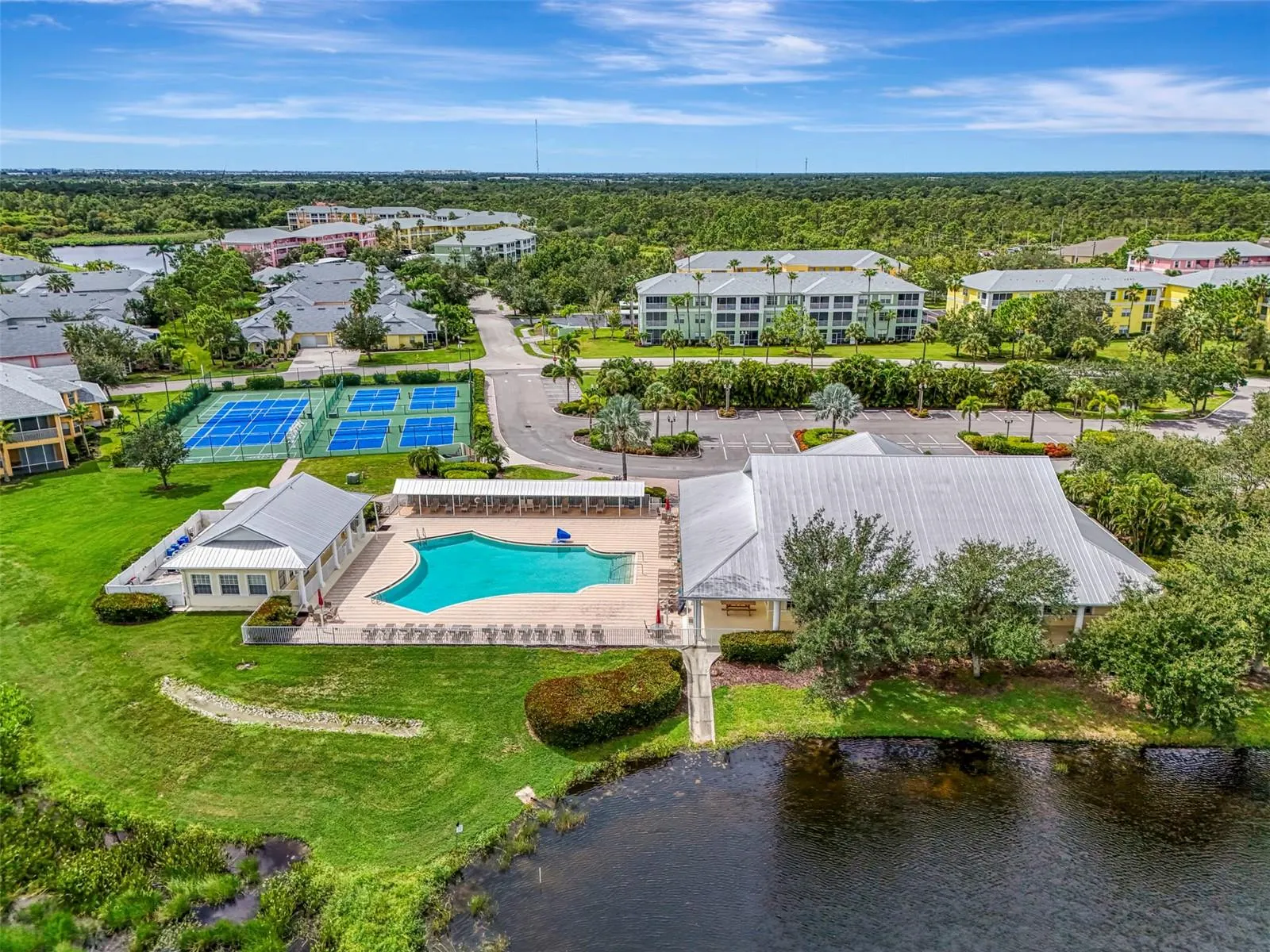 2040 WILLOW HAMMOCK CIR #104, #104