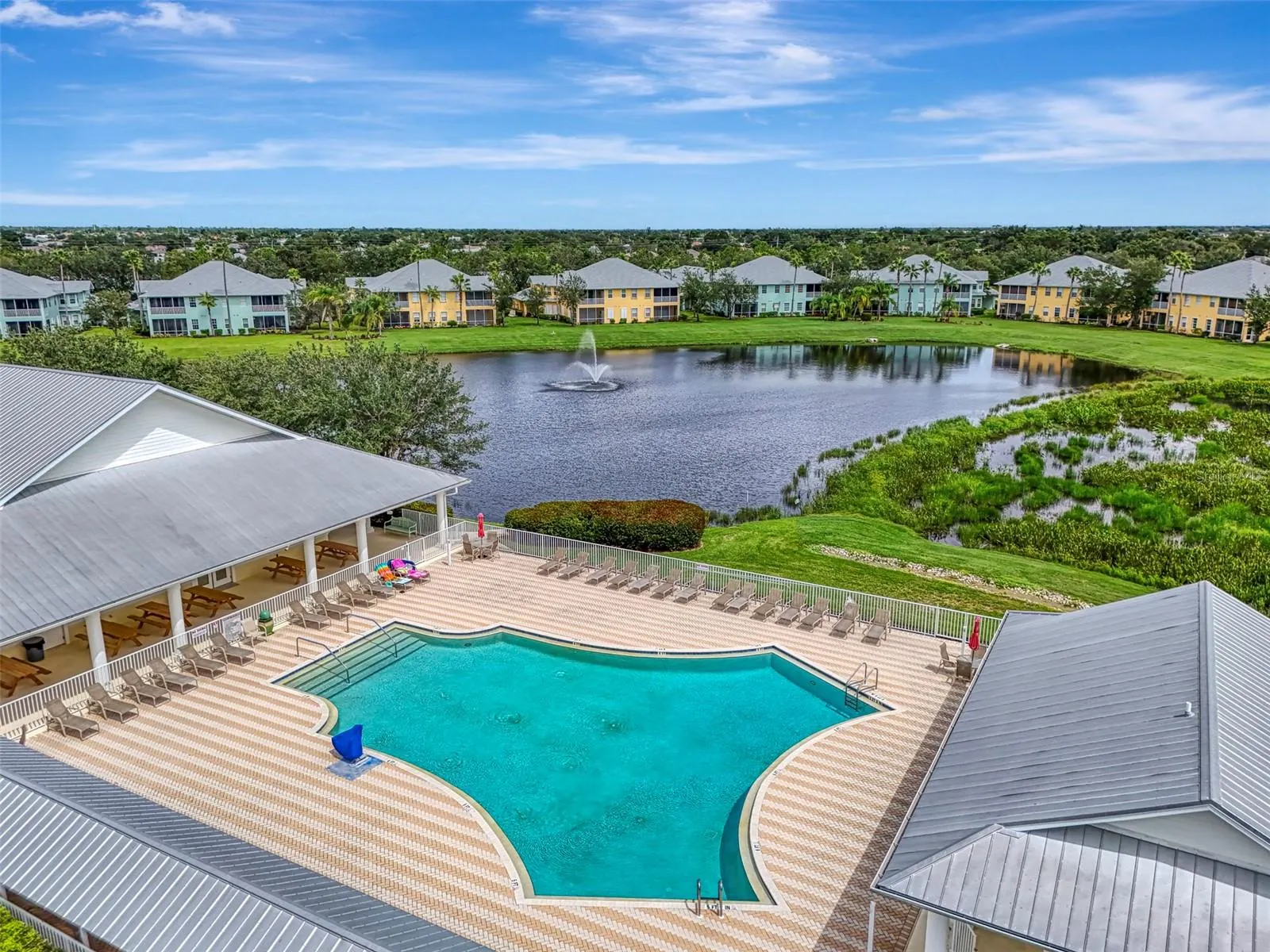 2040 WILLOW HAMMOCK CIR #104, #104