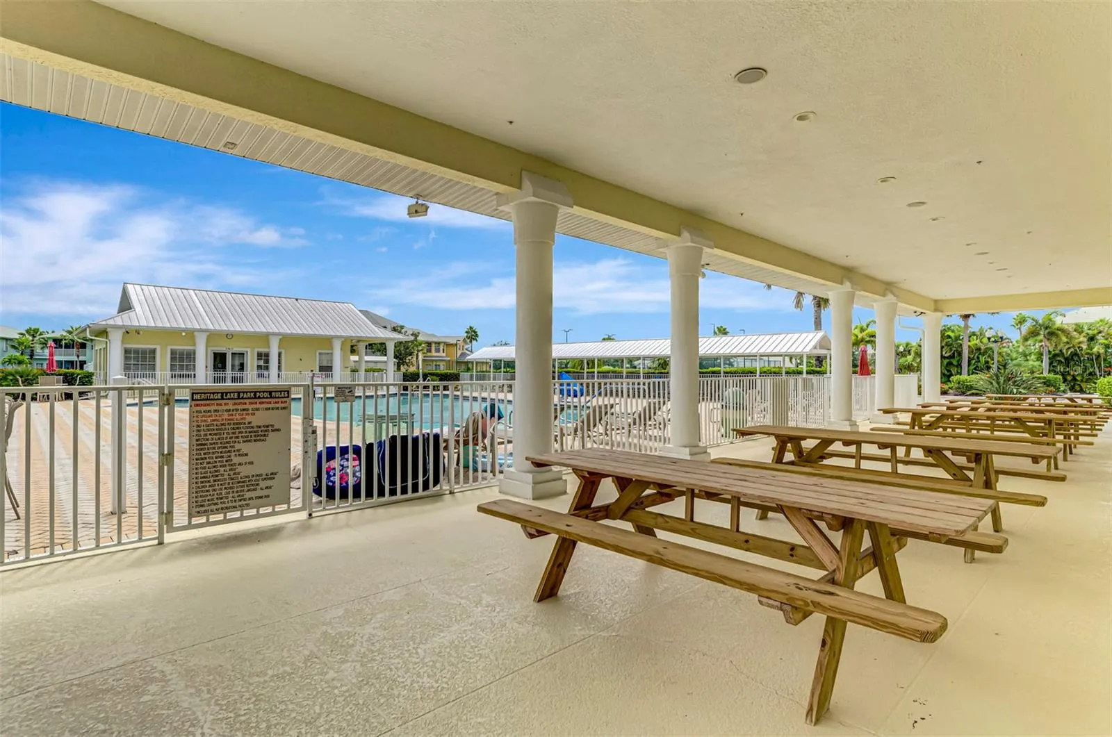 2040 WILLOW HAMMOCK CIR #104, #104