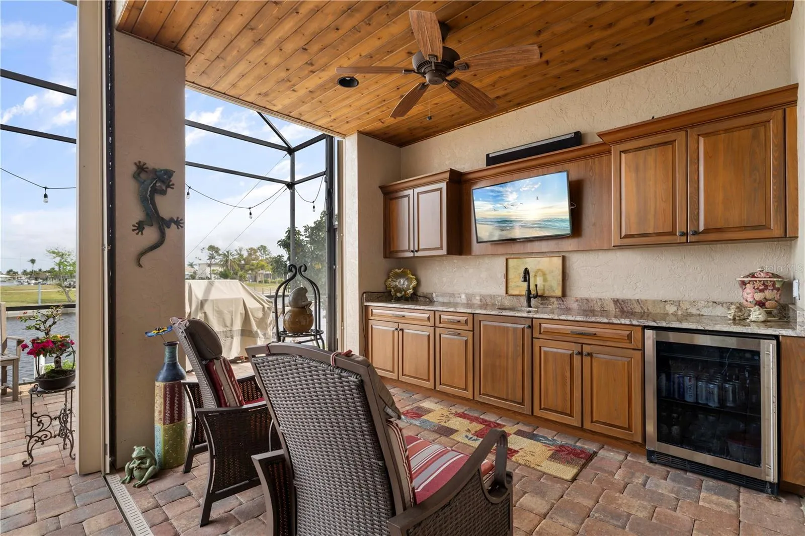 238 LIDO DR