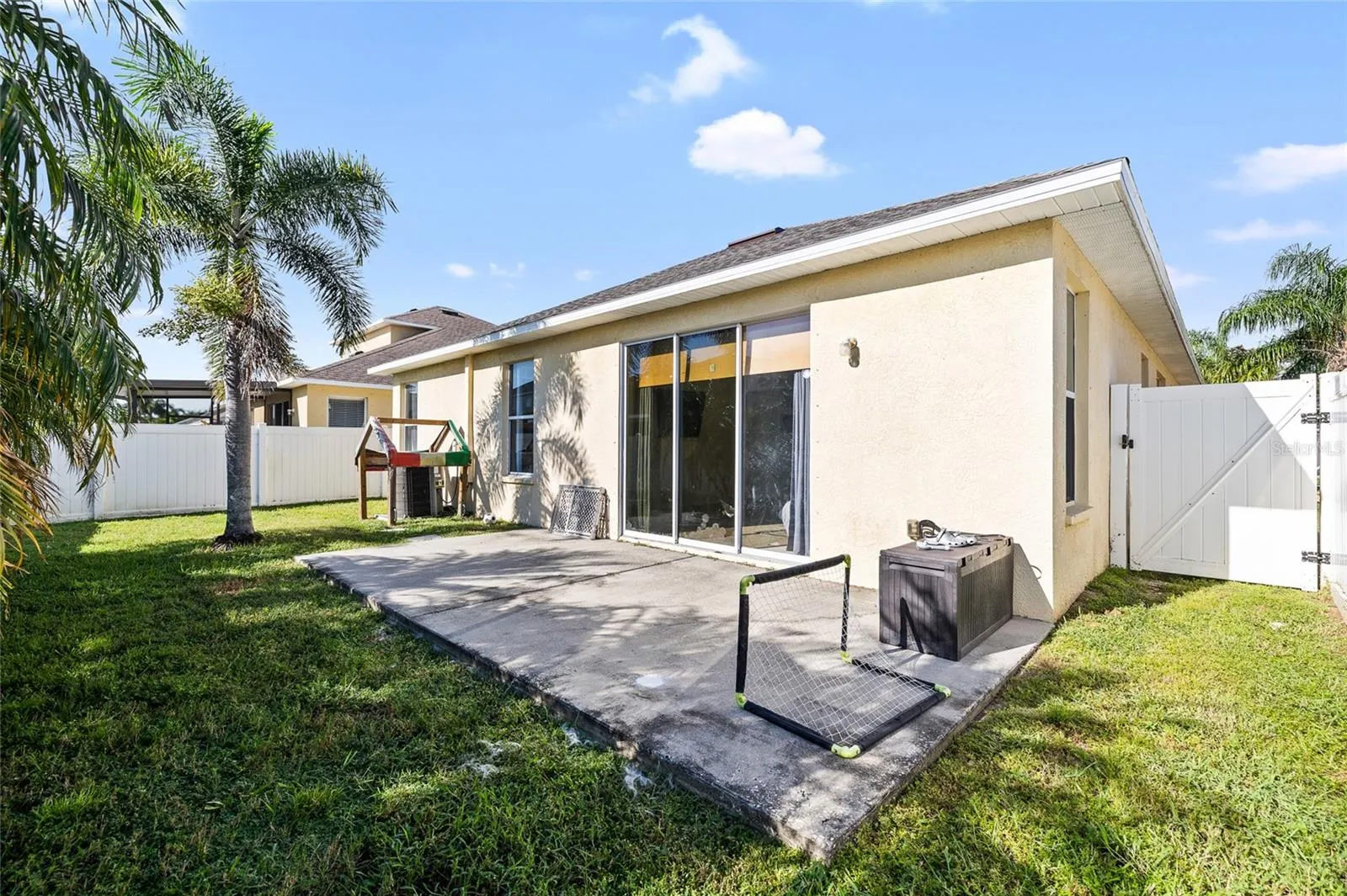 427 STONE BRIAR DR