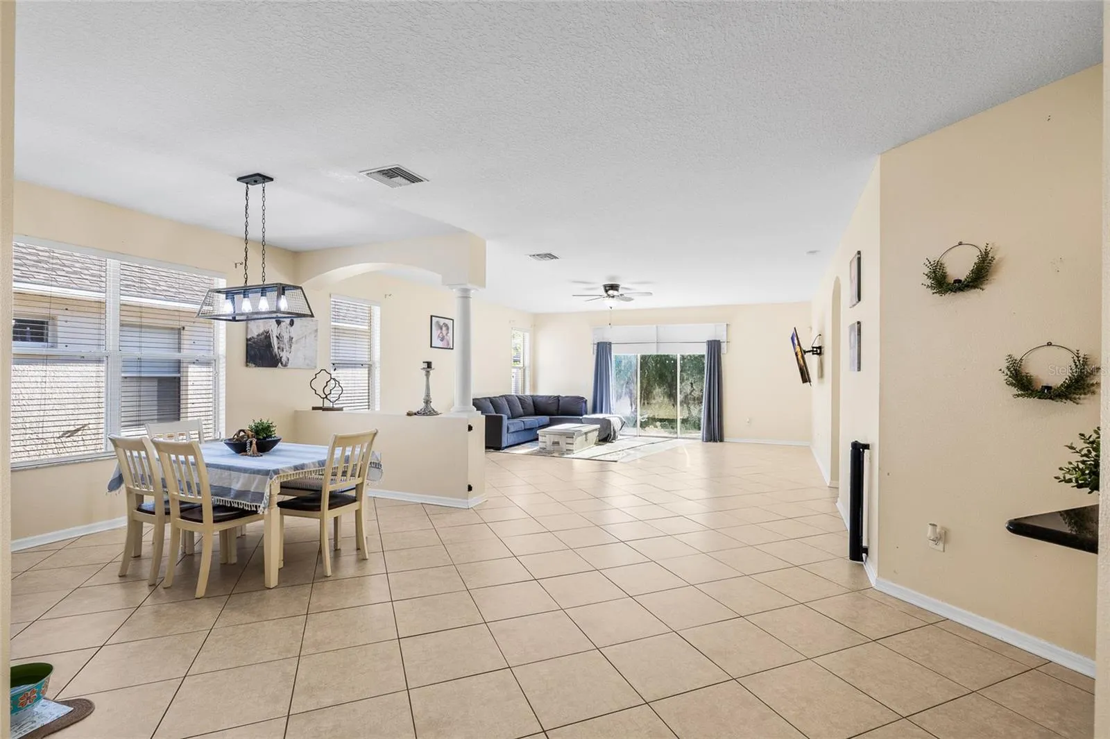 427 STONE BRIAR DR